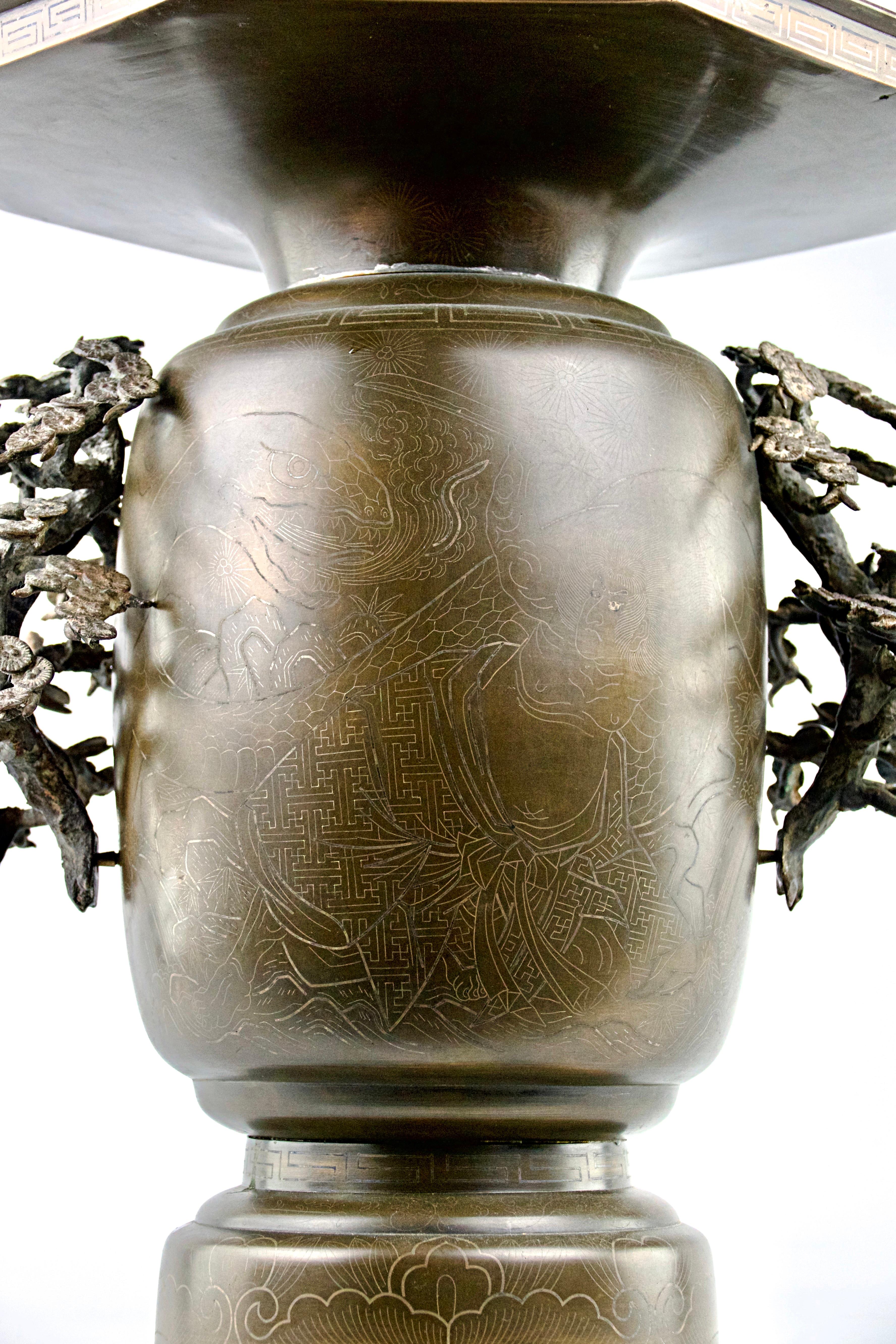 Japanese Silver Inlay Samuraï and Dragon Vase, Japan, 19th Century For Sale 7