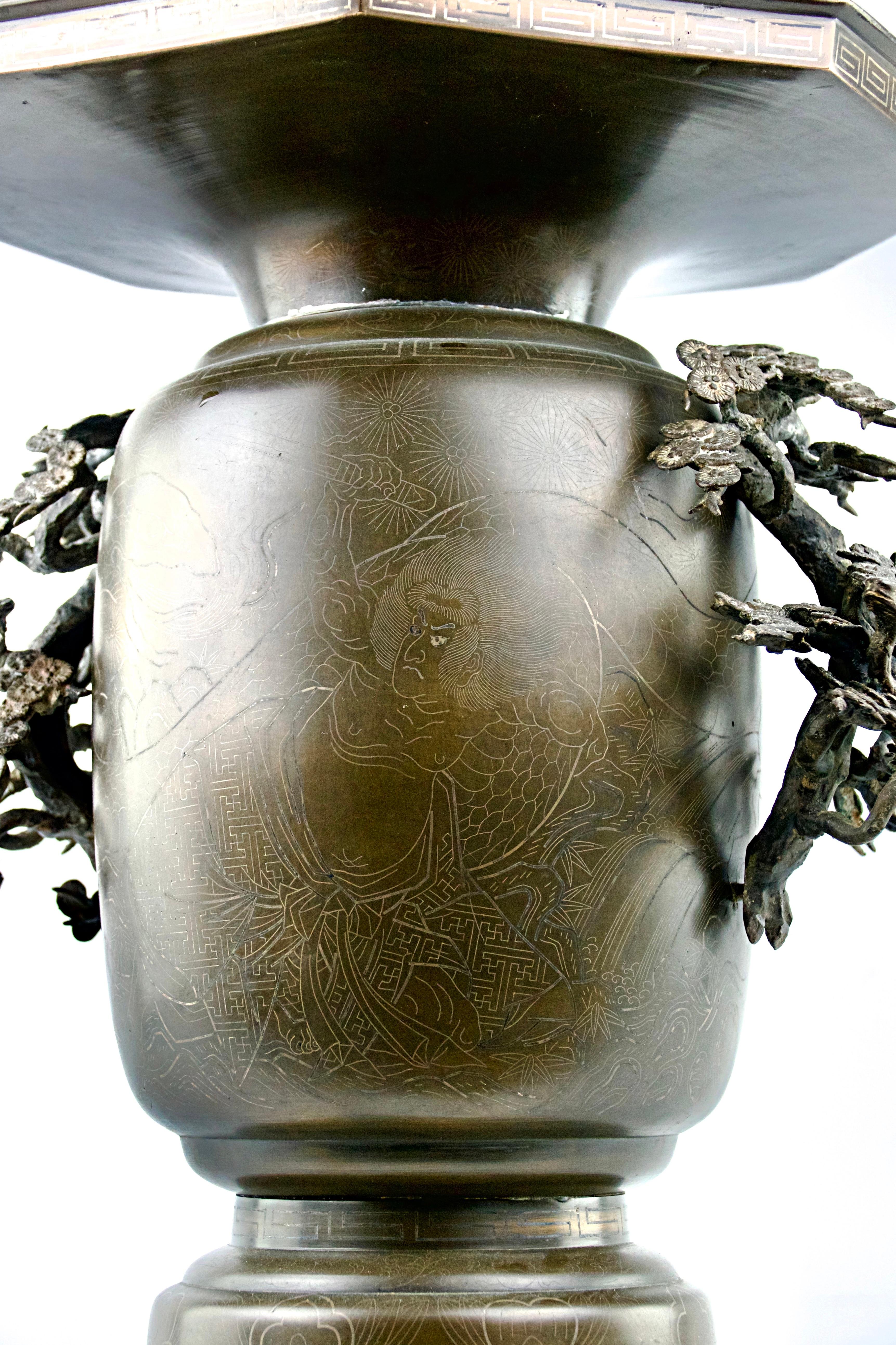 Japanese Silver Inlay Samuraï and Dragon Vase, Japan, 18th-19th Century For Sale 8