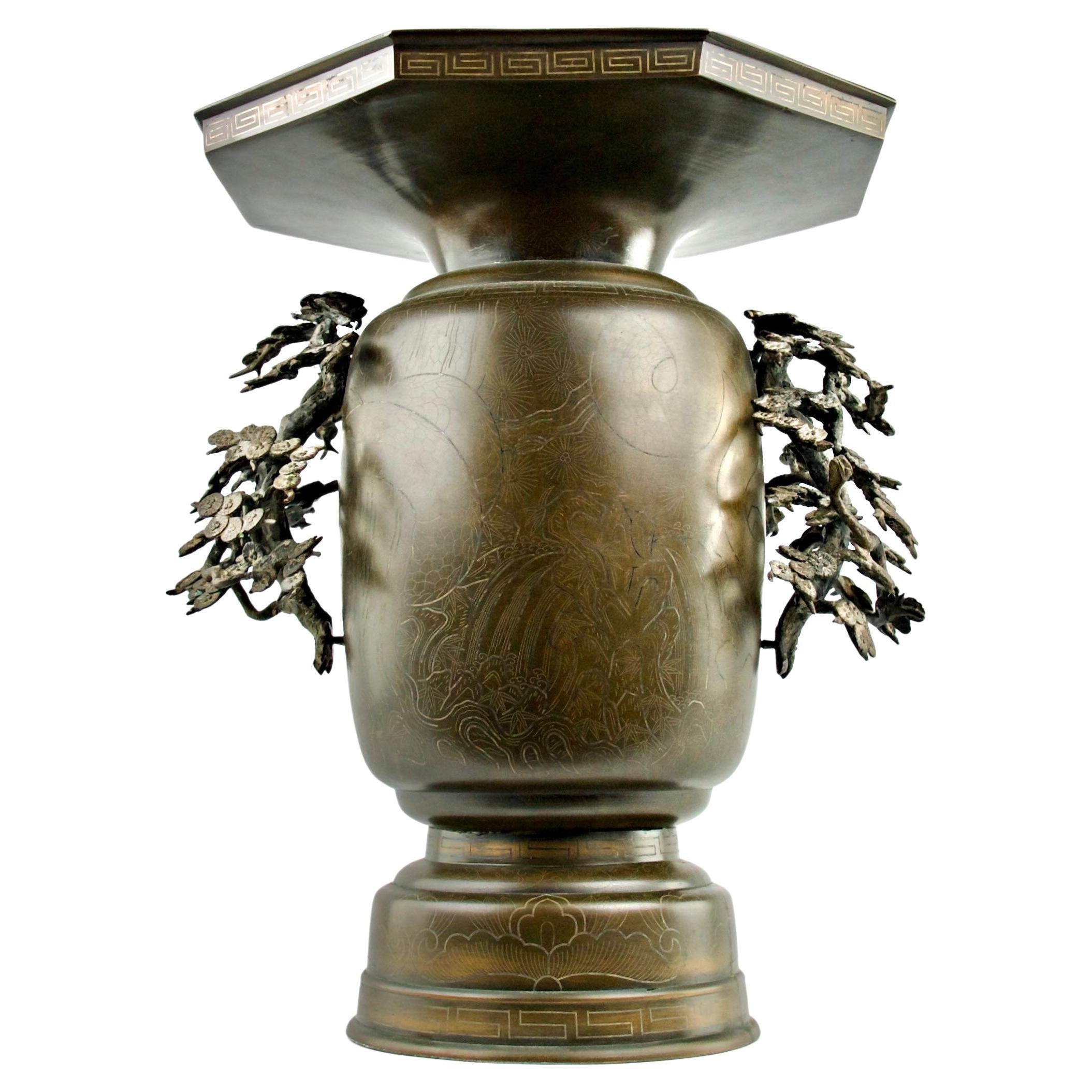 Japanese Silver Inlay Samuraï and Dragon Vase, Japan, 18th-19th Century For Sale