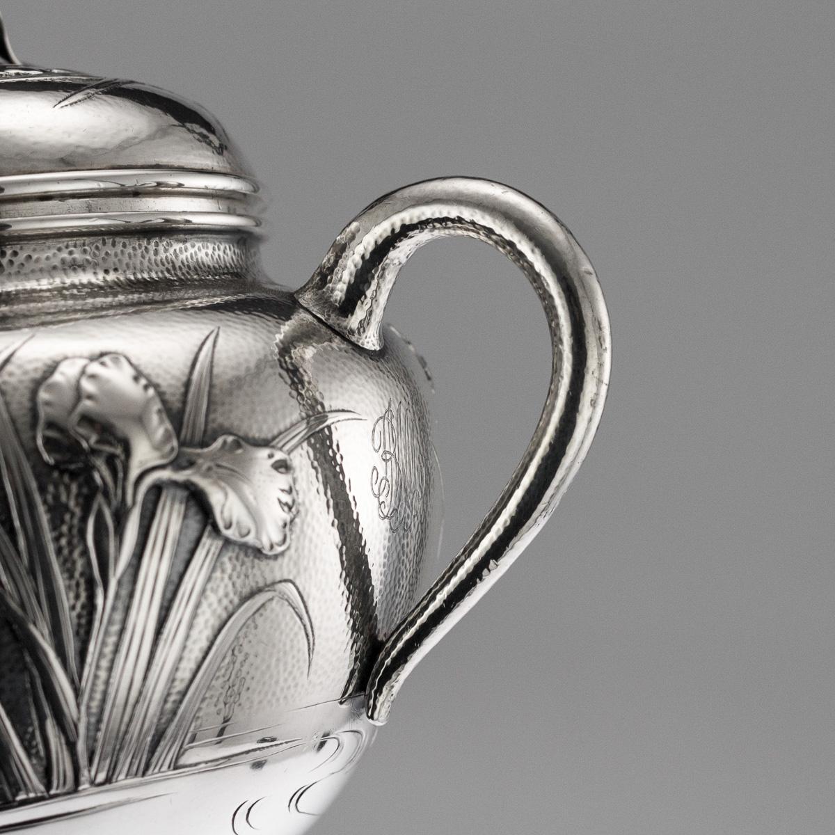 Servizio da tè e caffè massiccio in argento giapponese su vassoio, circa 1900 in vendita 3