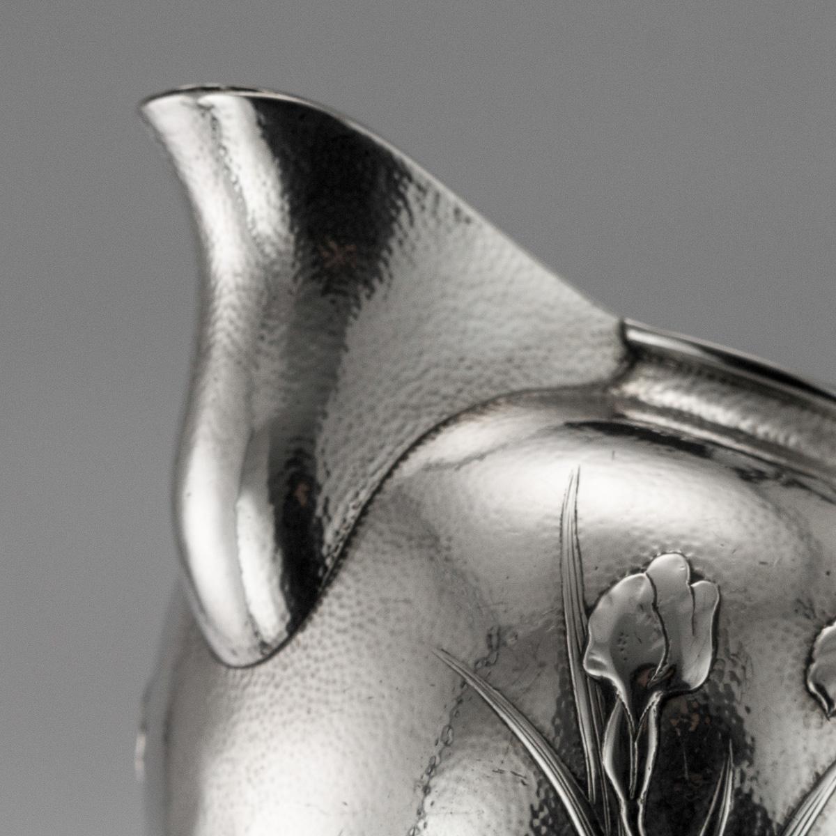 Servizio da tè e caffè massiccio in argento giapponese su vassoio, circa 1900 in vendita 6