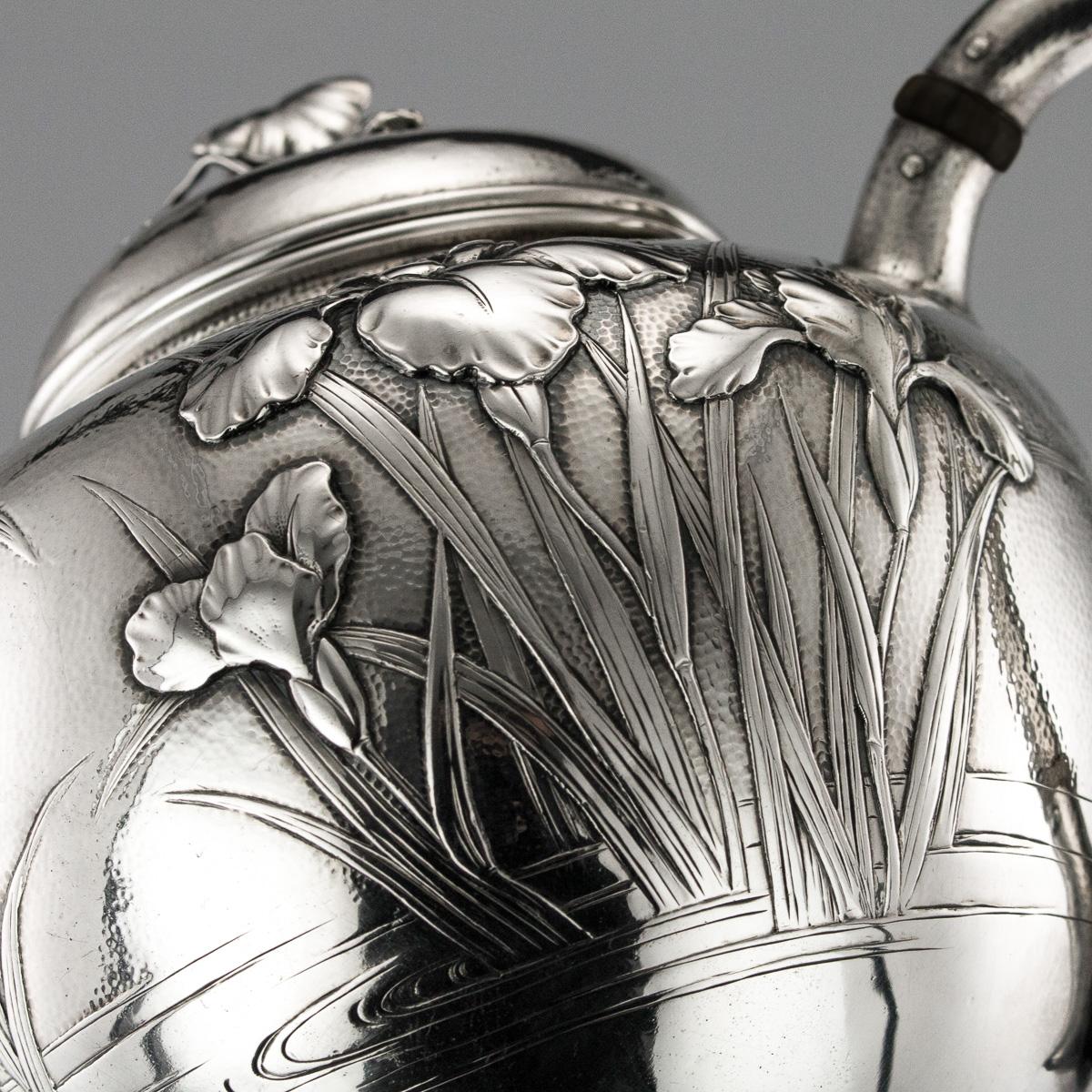 Servizio da tè e caffè massiccio in argento giapponese su vassoio, circa 1900 in vendita 10