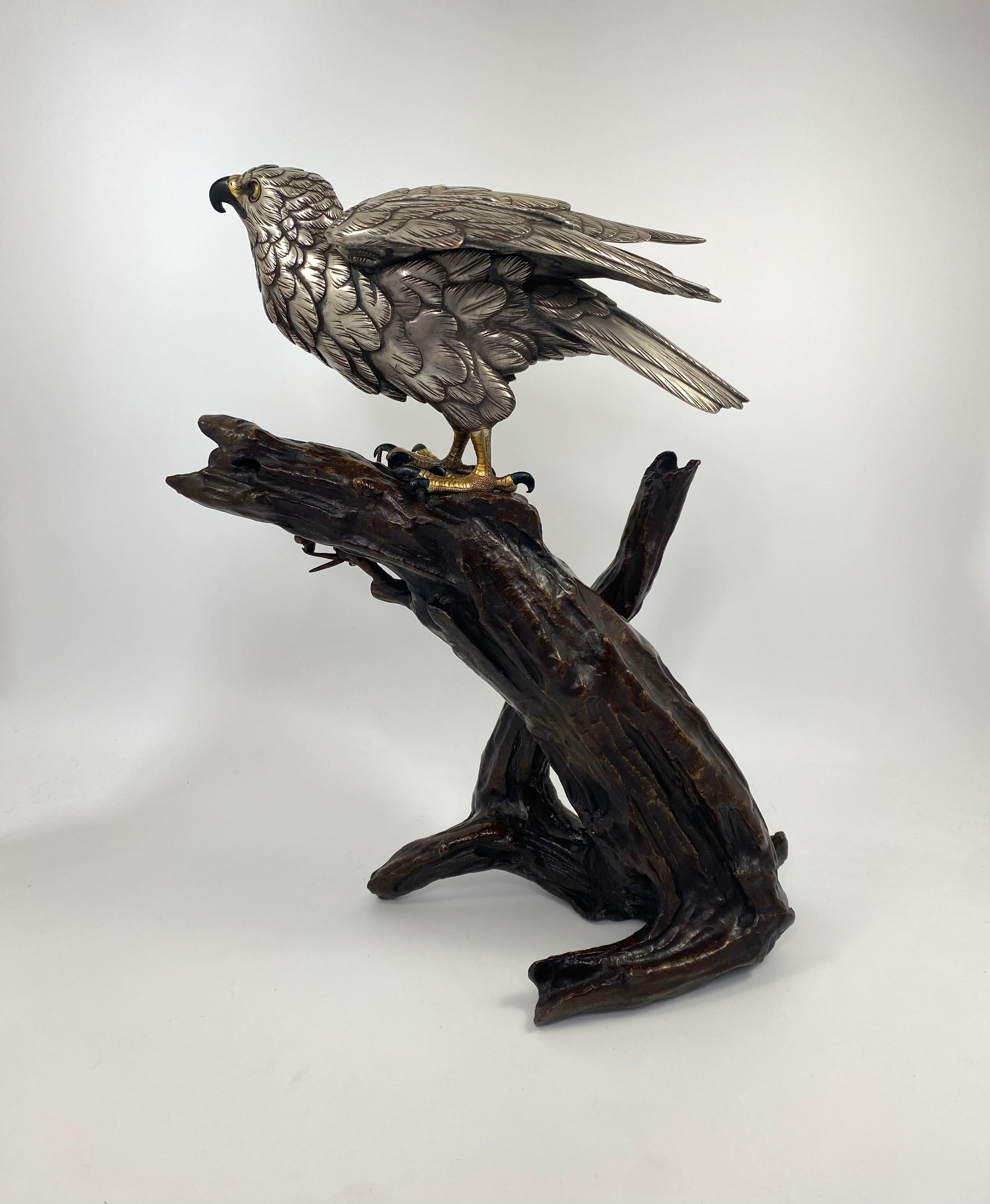 Japanese silvered bronze Sea Eagle okimono. Genryusai Seiya, Meiji Period. In Excellent Condition In Gargrave, North Yorkshire