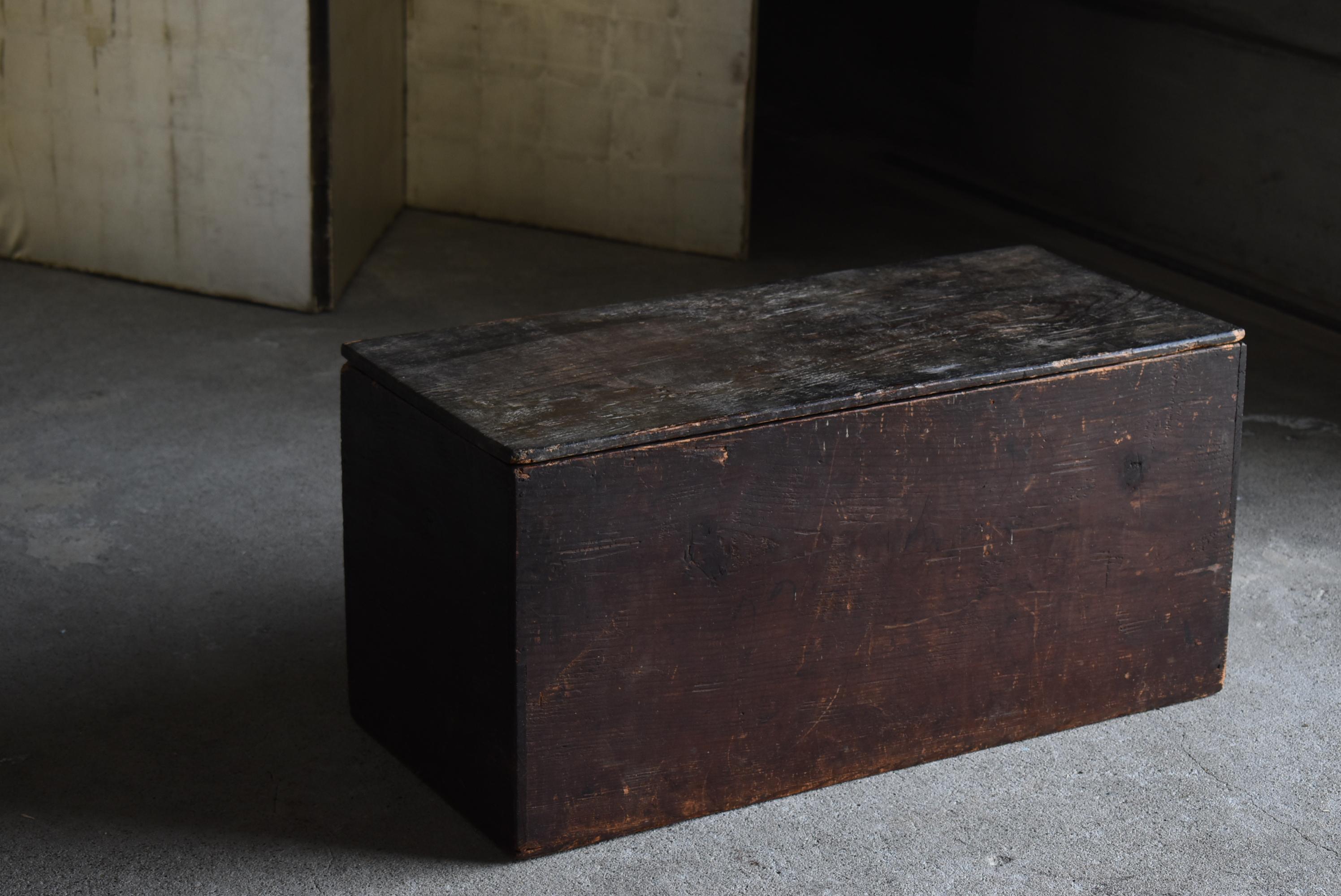 Meiji Japanese Antique Storage Box 1860s-1900s / Nightstand Side Table Wabi Sabi For Sale