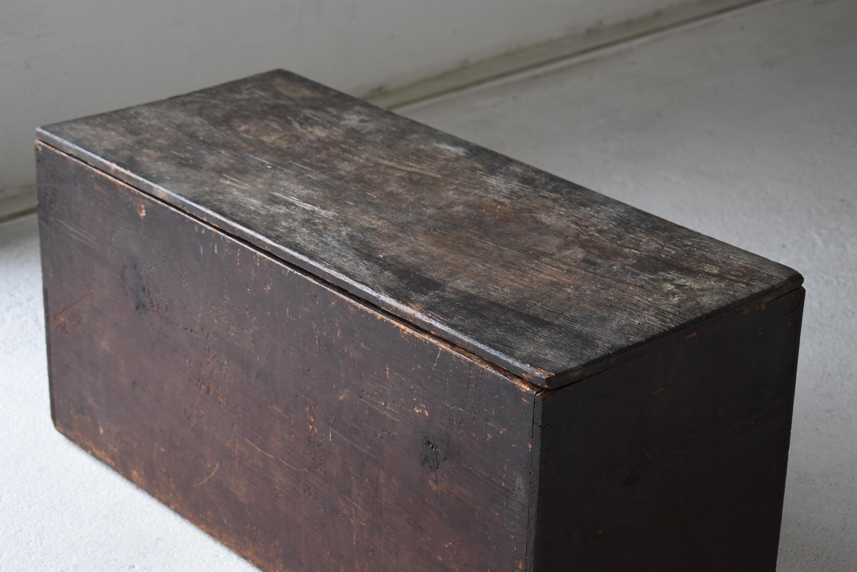 Woodwork Japanese Antique Storage Box 1860s-1900s / Nightstand Side Table Wabi Sabi For Sale