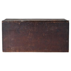 Boîte de rangement japonaise des années 1860-1900 / Table d'appoint Wabi Sabi