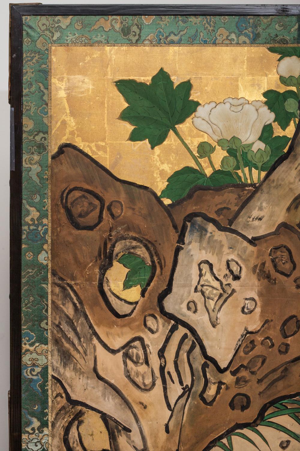 XIXe siècle Paravent japonais à six panneaux représentant un chat et des chatons et un joli ruisseau de jonc en vente