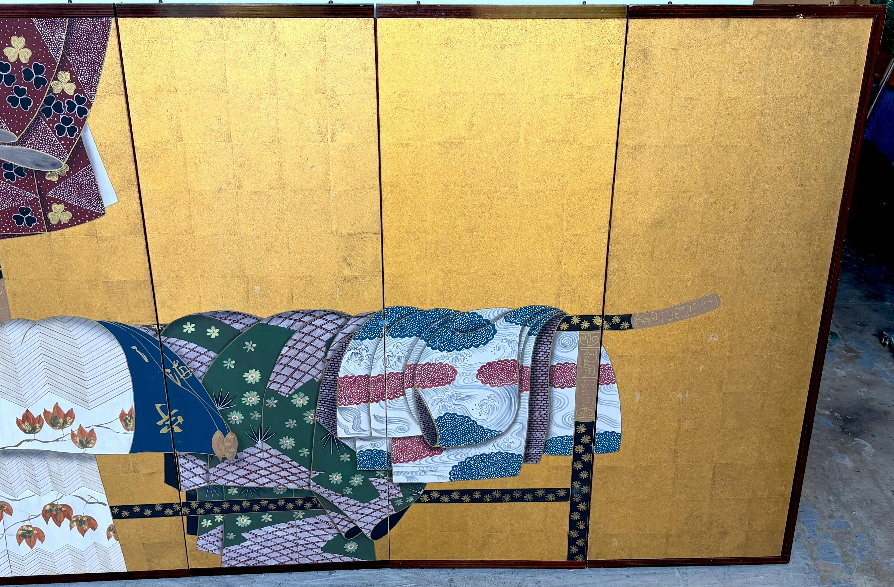 Byōbu/écran japonais à six panneaux représentant des kimonos et des obi drapés sur un Ikō Rac Bon état - En vente à West Palm Beach, FL