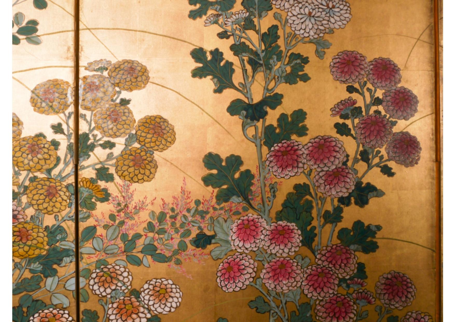 Sechsteiliger japanischer Byobu-Raumteiler aus Byobu mit Chrysanthemen und Herbstgras und Blumen (Japanisch) im Angebot