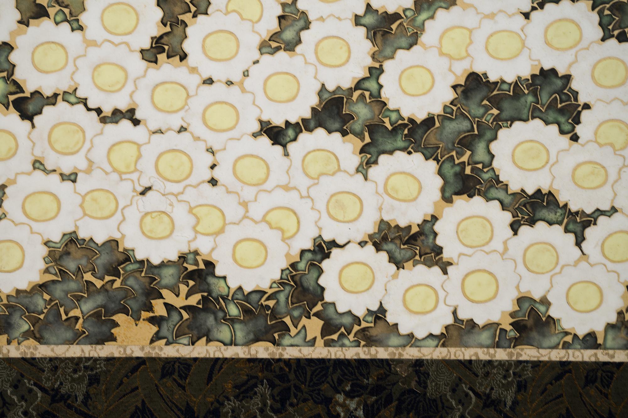 Japanese Six Panel Screen: Chrysanthemum Pavilion For Sale 5