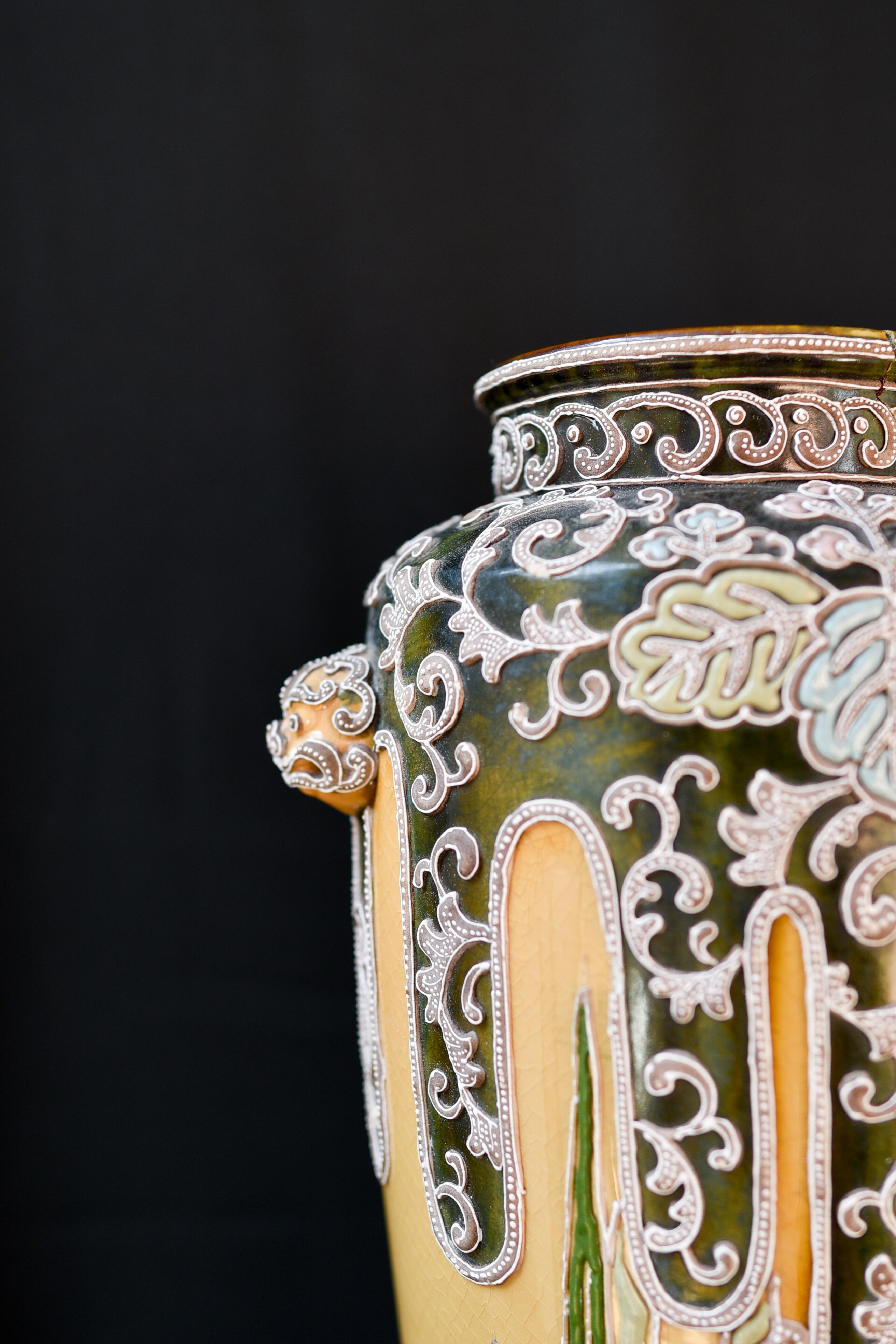 Japanese Slip Trailing Moriage multicolour ceramic vase ca. 1890 For Sale 1