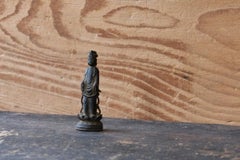 Petit Bouddha japonais ancien en bois sculpté / 1500s / Kannon Bodhisattva
