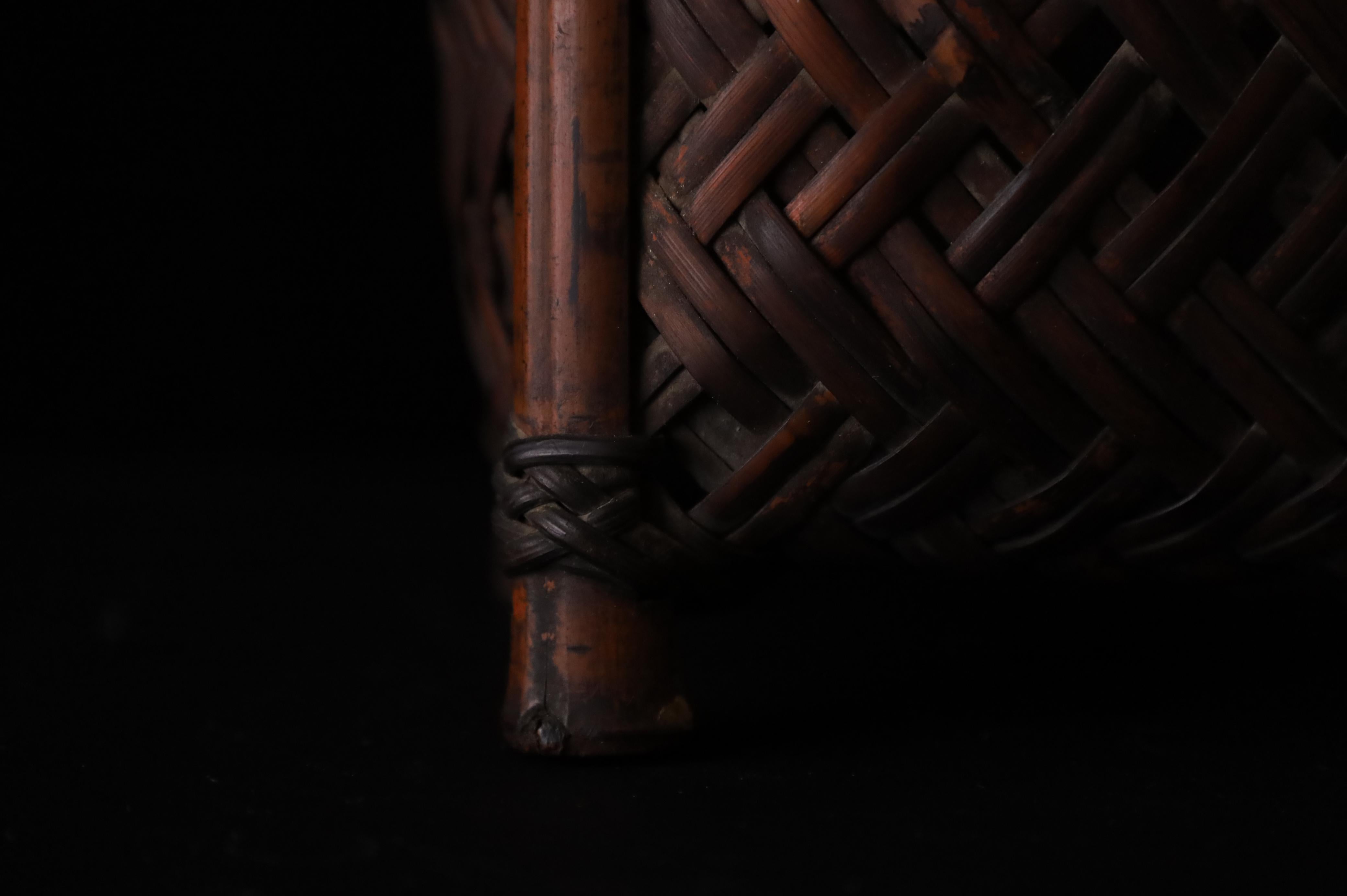 Japanese Small Bamboo Ikebana Basket  for Ikebana– Handwoven, Early 20th Century For Sale 7
