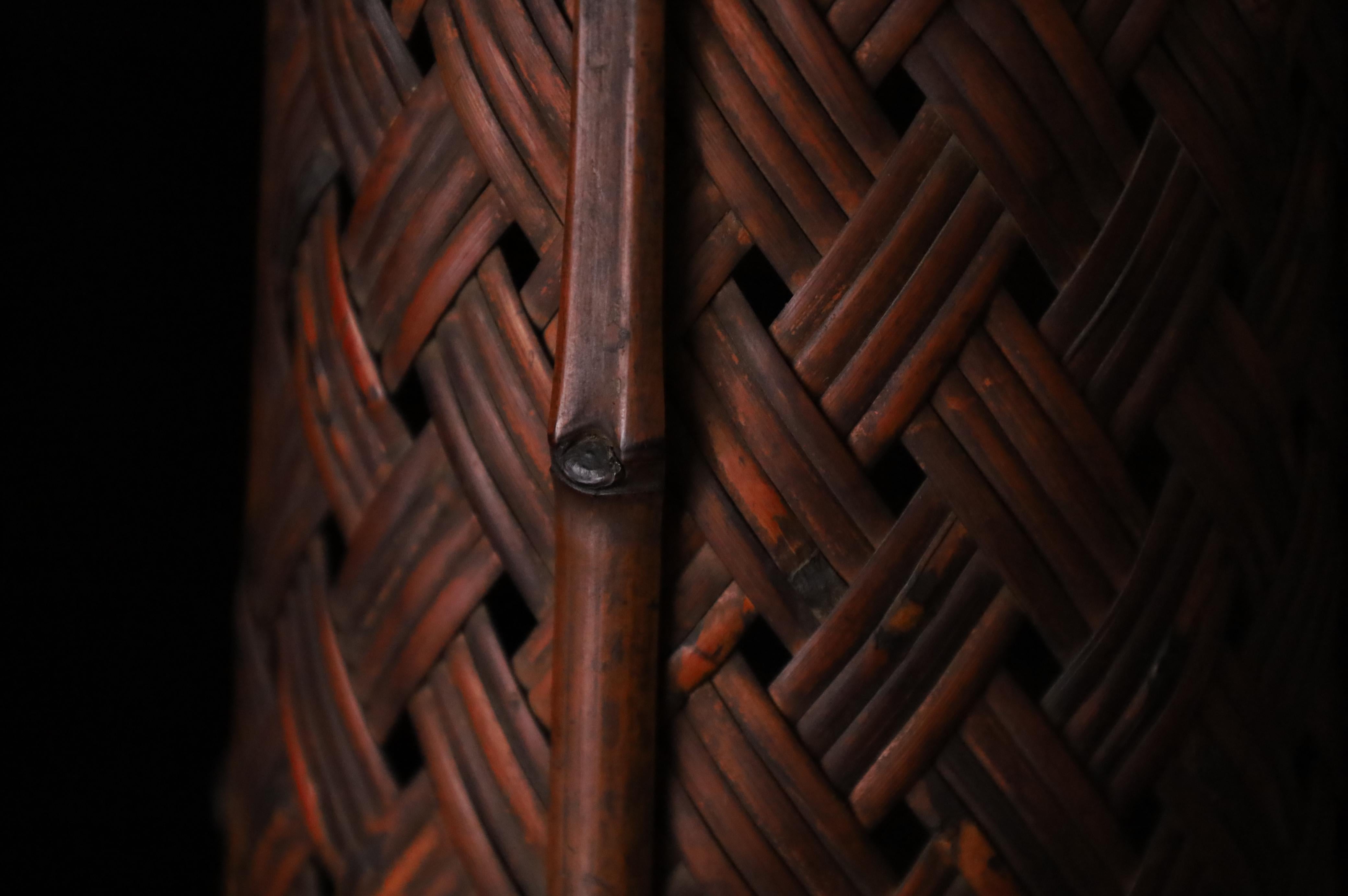 Japanese Small Bamboo Ikebana Basket  for Ikebana– Handwoven, Early 20th Century For Sale 12