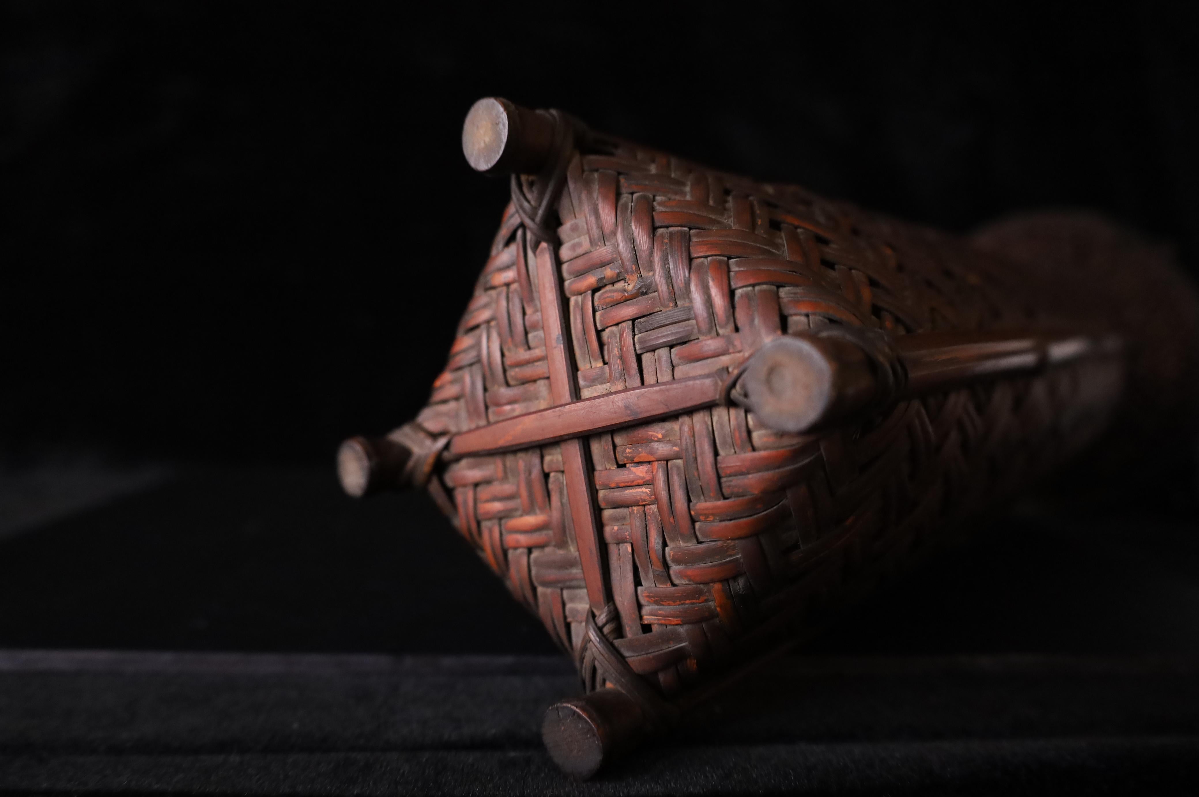 Japanese Small Bamboo Ikebana Basket  for Ikebana– Handwoven, Early 20th Century For Sale 2