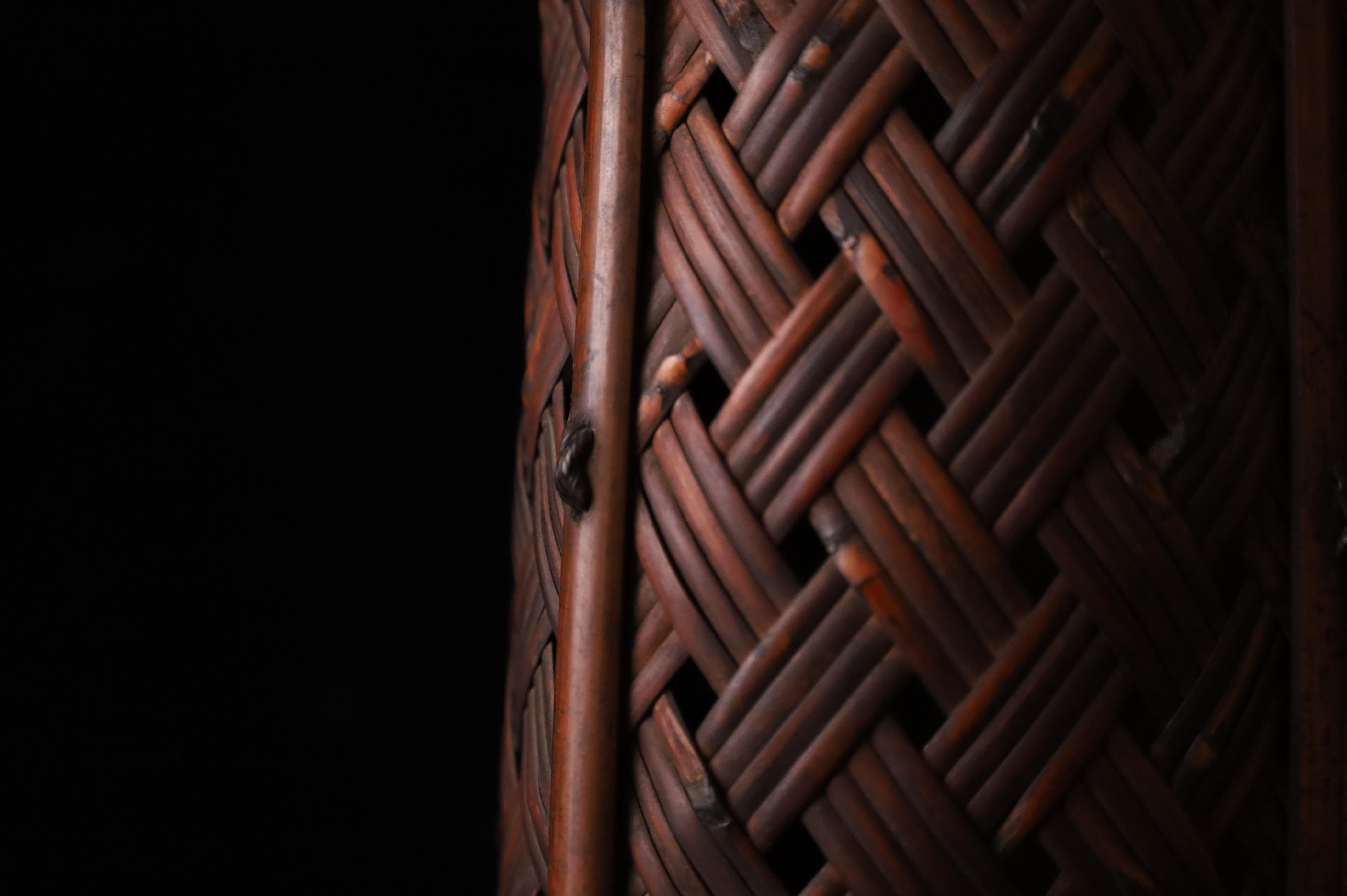 Japanese Small Bamboo Ikebana Basket  for Ikebana– Handwoven, Early 20th Century For Sale 3