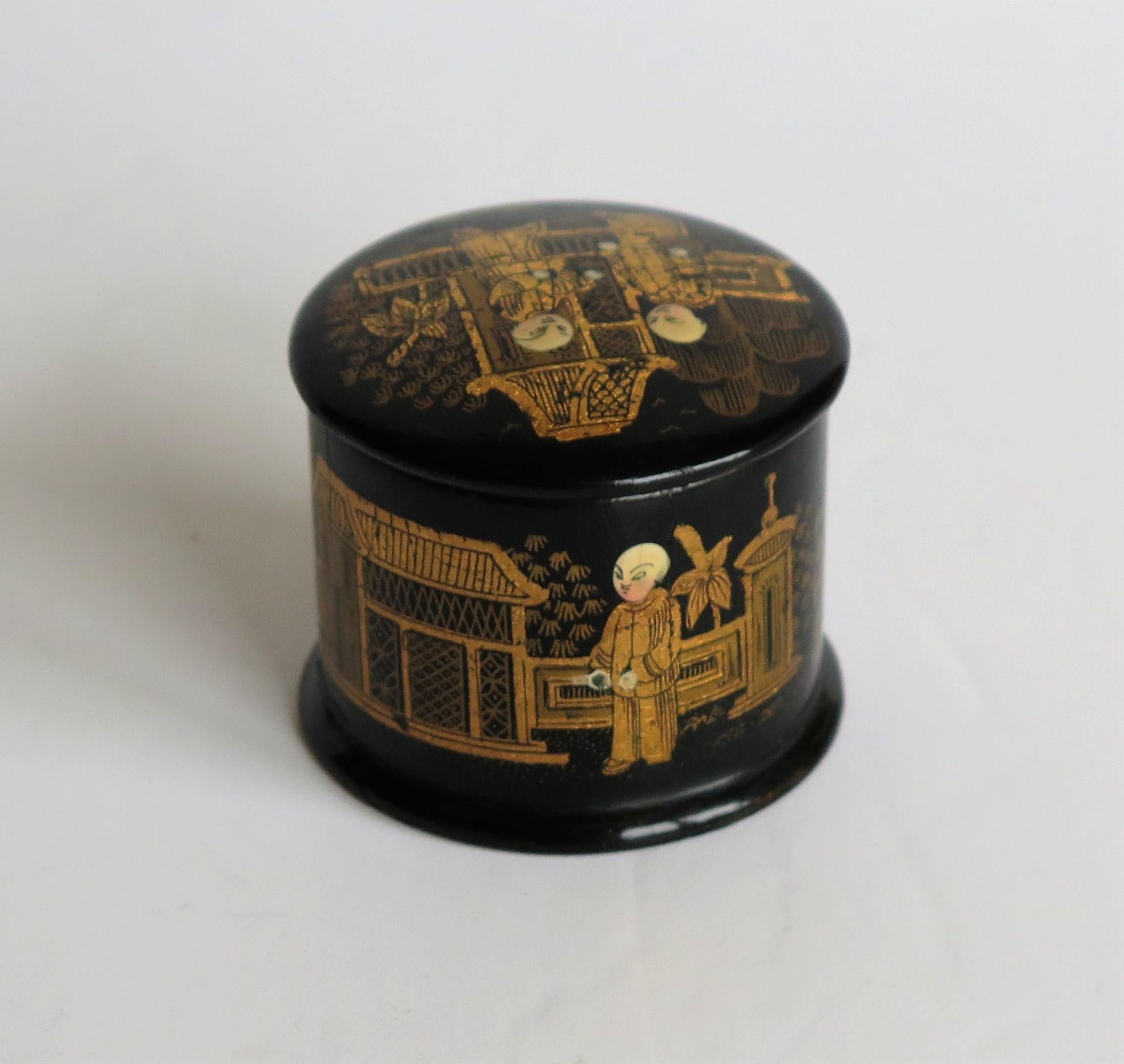 19th Century Japanese Small Black Lacquered Box Hand Enamelled and Gilded, Meiji Period