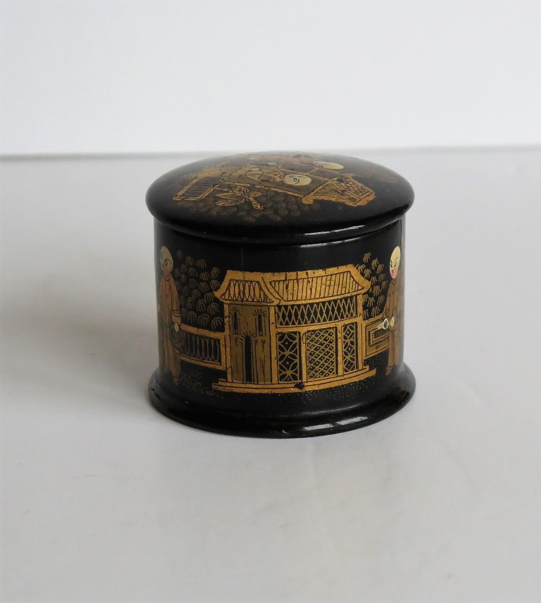 Japanese Small Black Lacquered Box Hand Enamelled and Gilded, Meiji Period 1