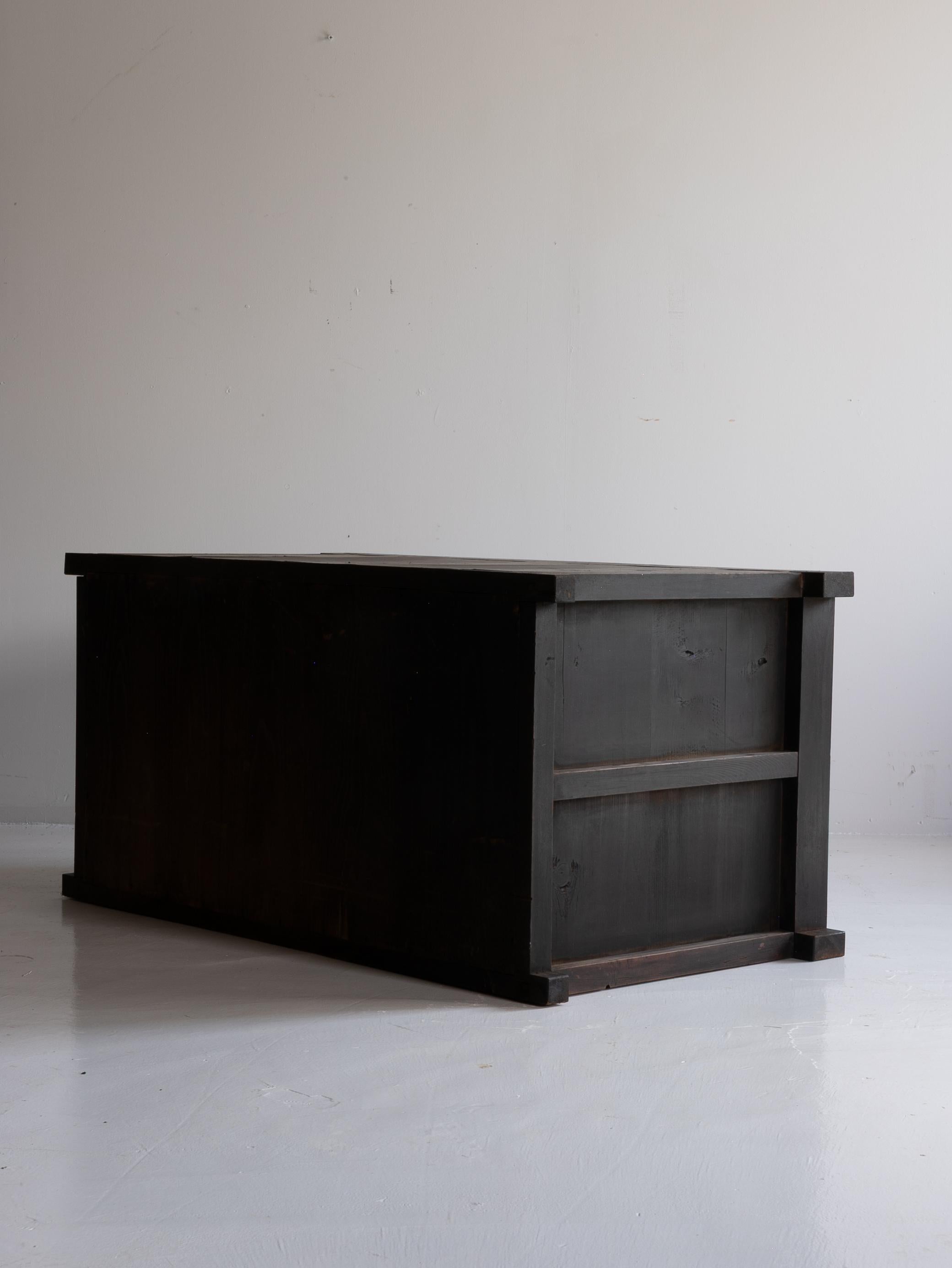 Japanese small Black Tansu 1900-1940 / Taisho Period/Cabinet Sideboard Wabisabi For Sale 4