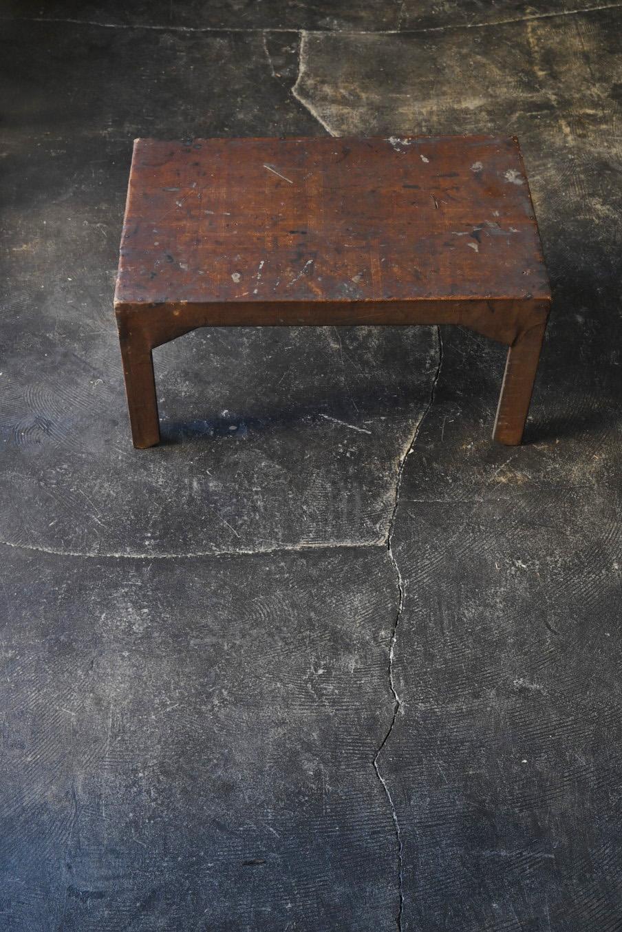 Japanese small wooden antique low table with paper pasting/1868-1920 For Sale 11