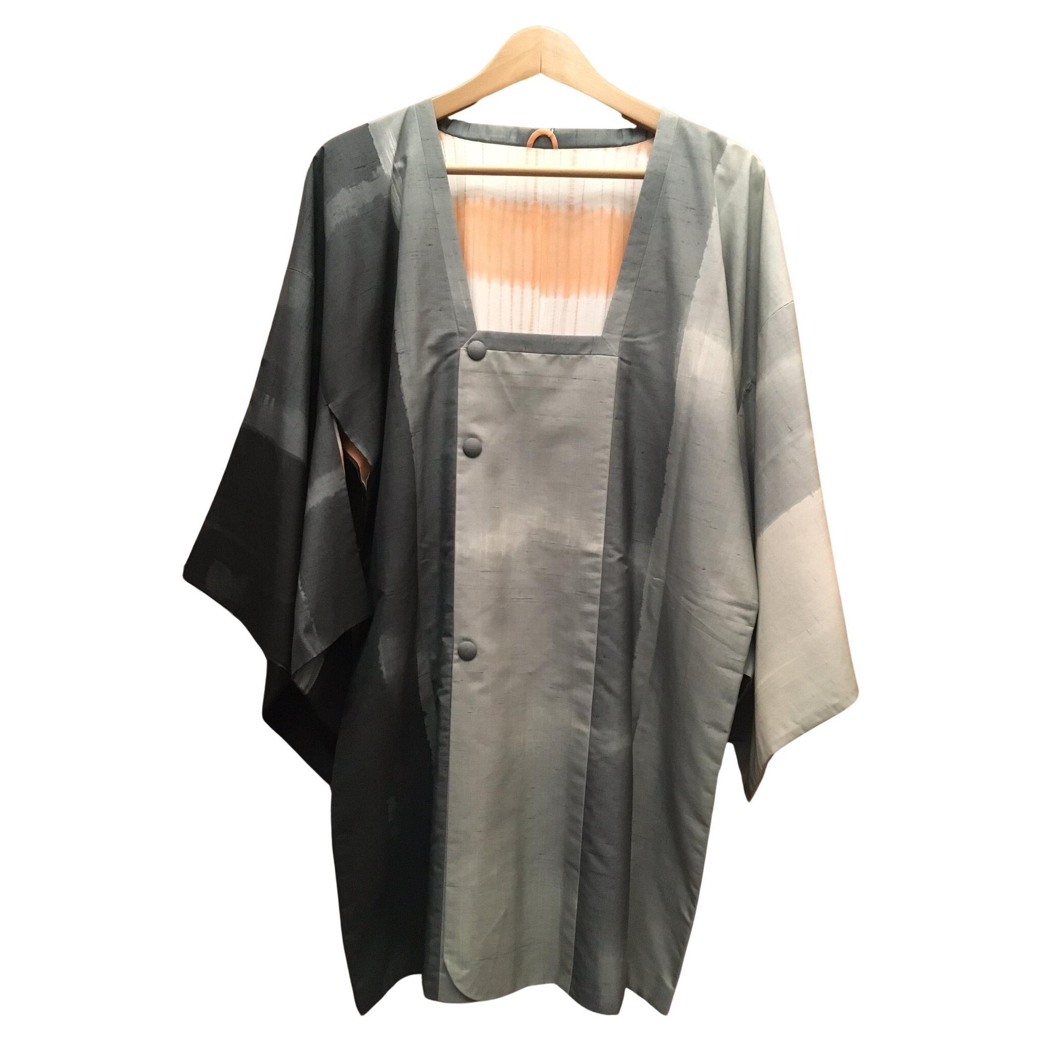 Japanischer Kimono-Mantel im Frühlingsstil 'Michiyuki' Grau 1980er Jahre im Angebot
