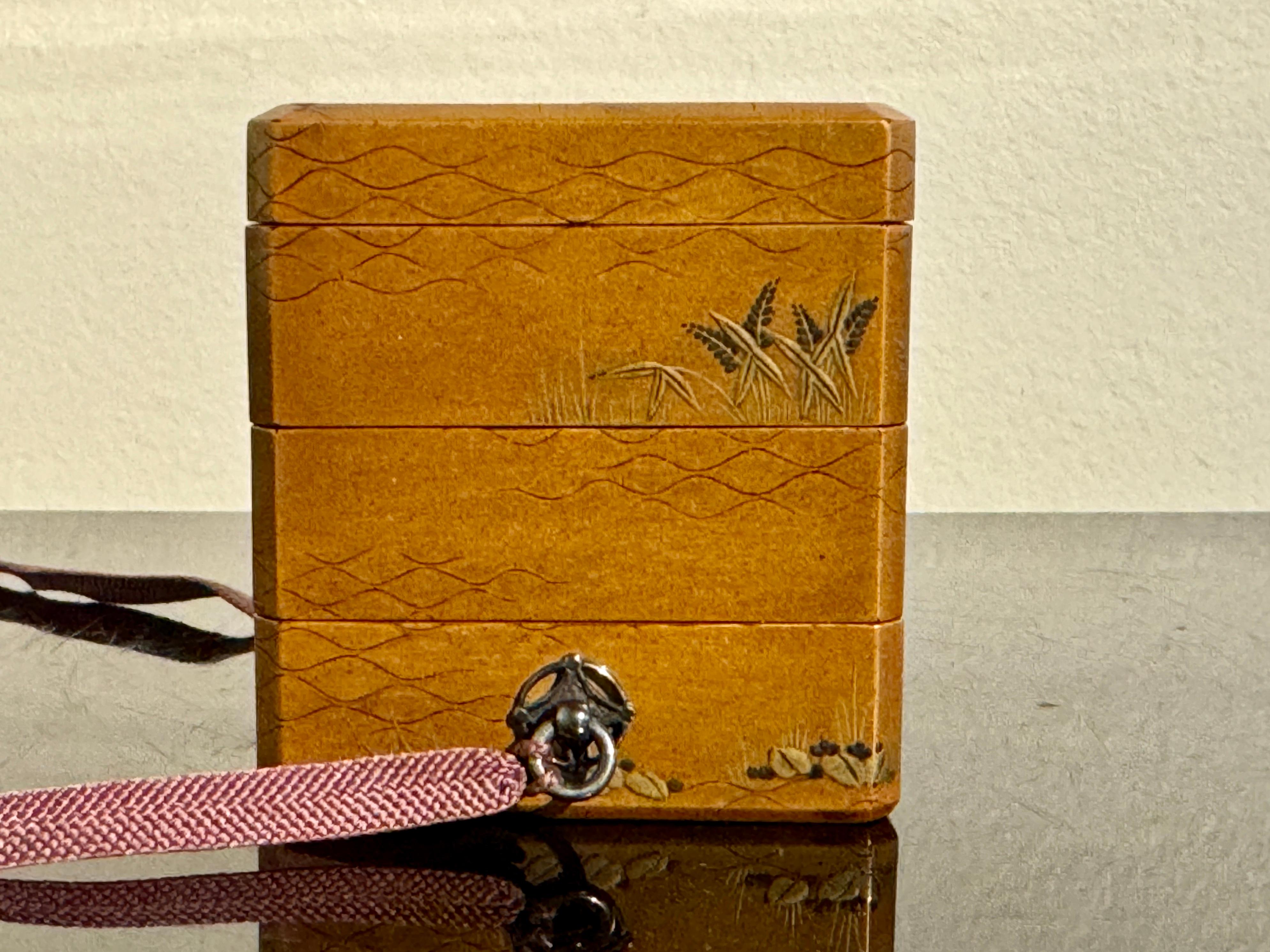 Japanese Stacking Incense Box, Ju-Kobako, Meiji Period, Mid 19th century, Japan For Sale 4