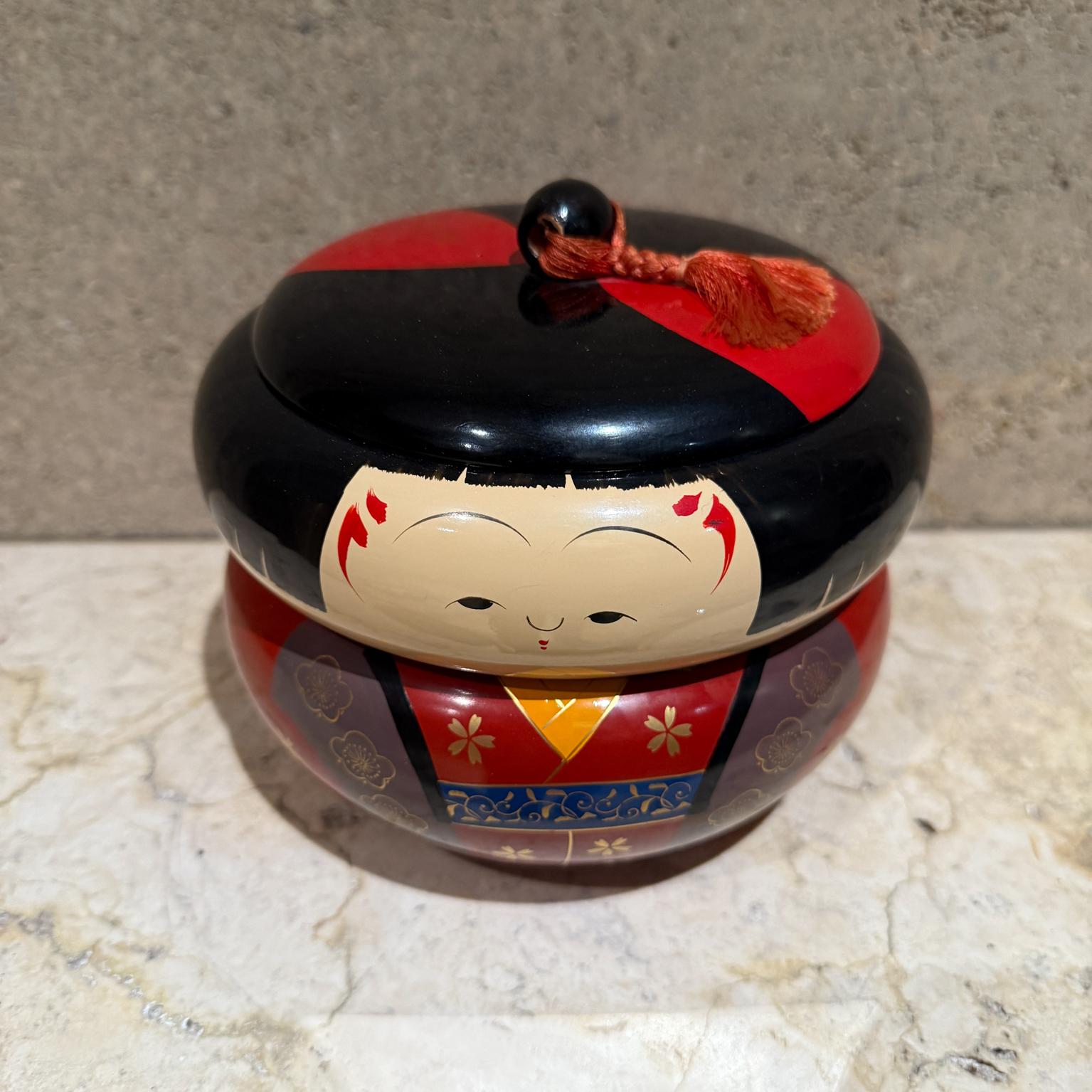 Mid-Century Modern Boîte à bijoux empilable Kokeshi Doll Bento japonaise en vente
