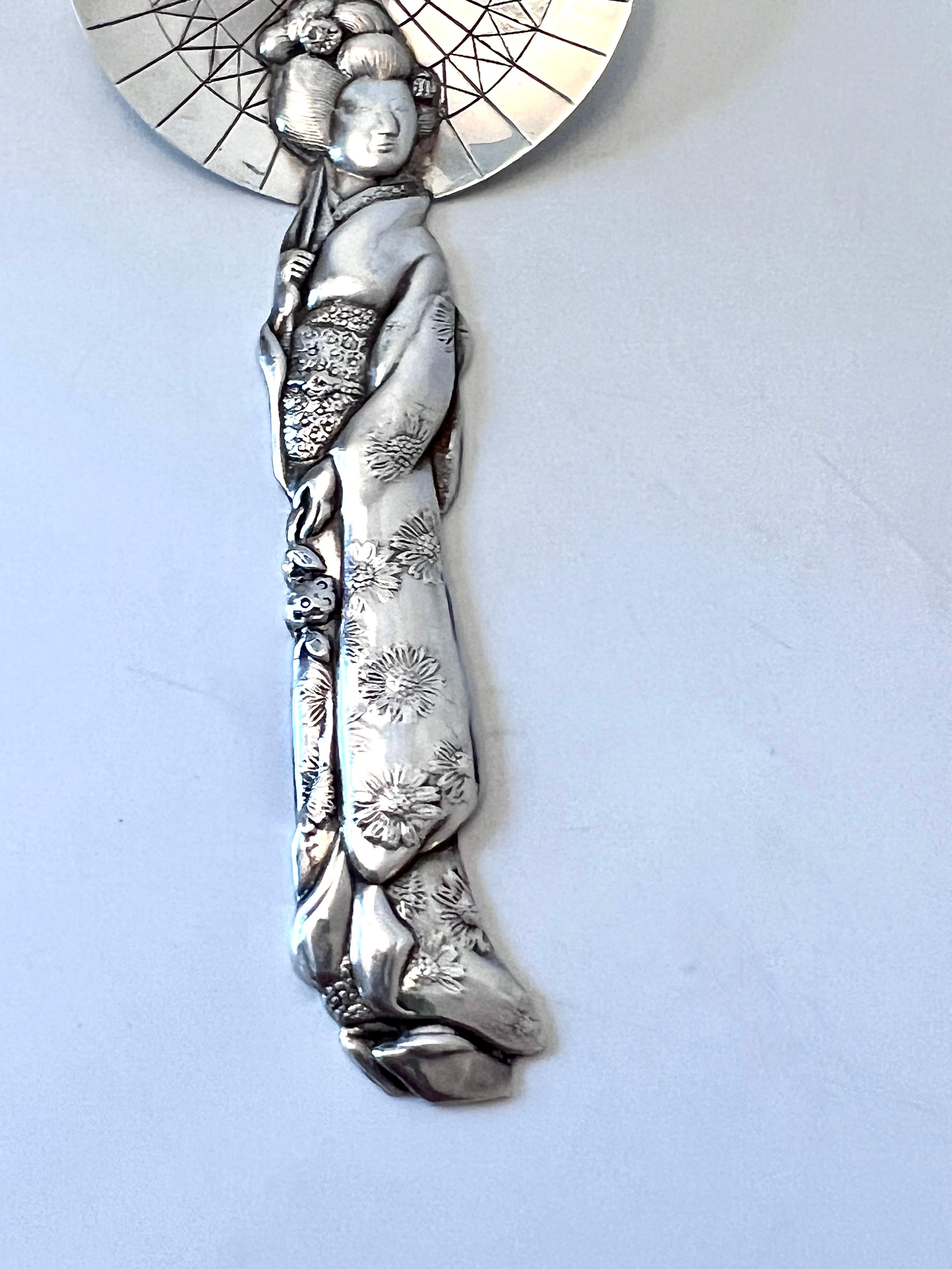 Japanese Sterling Silver 950 Geisha Tea Caddy Spoon Al Malaikah Temple In Good Condition In Los Angeles, CA