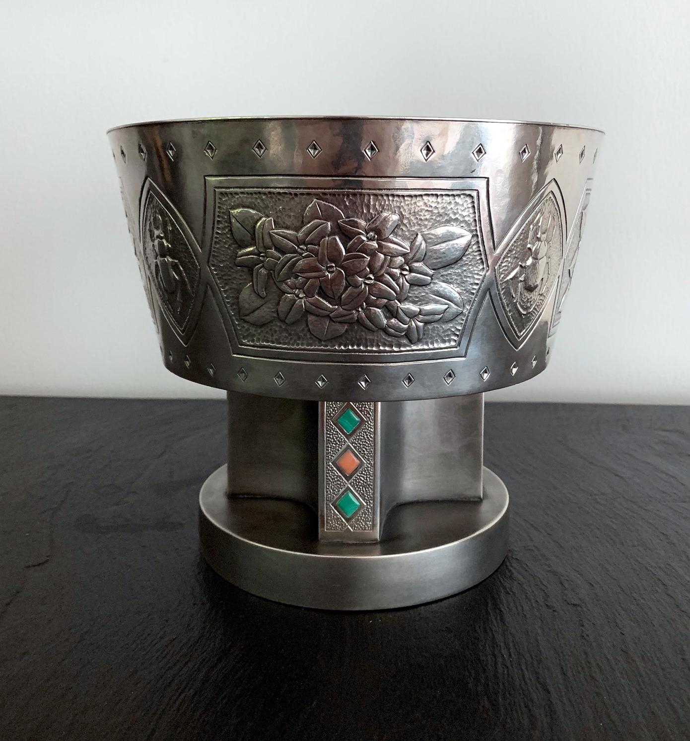 Japanese Sterling Silver Centerpiece Pedestal Bowl by Hattori Kintaro  In Good Condition For Sale In Atlanta, GA