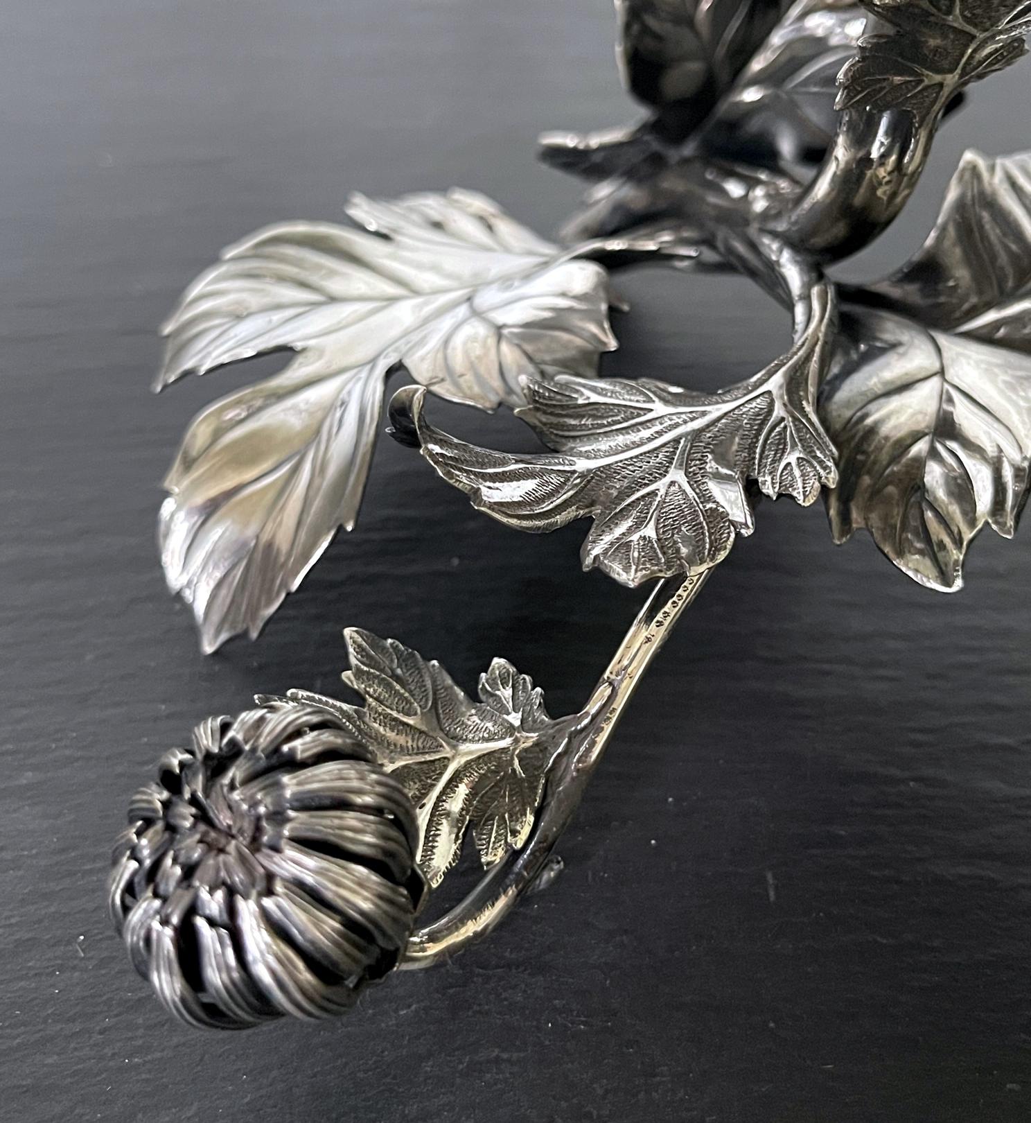 Plat à chrysanthèmes japonais en argent sterling de la période Meiji en vente 8