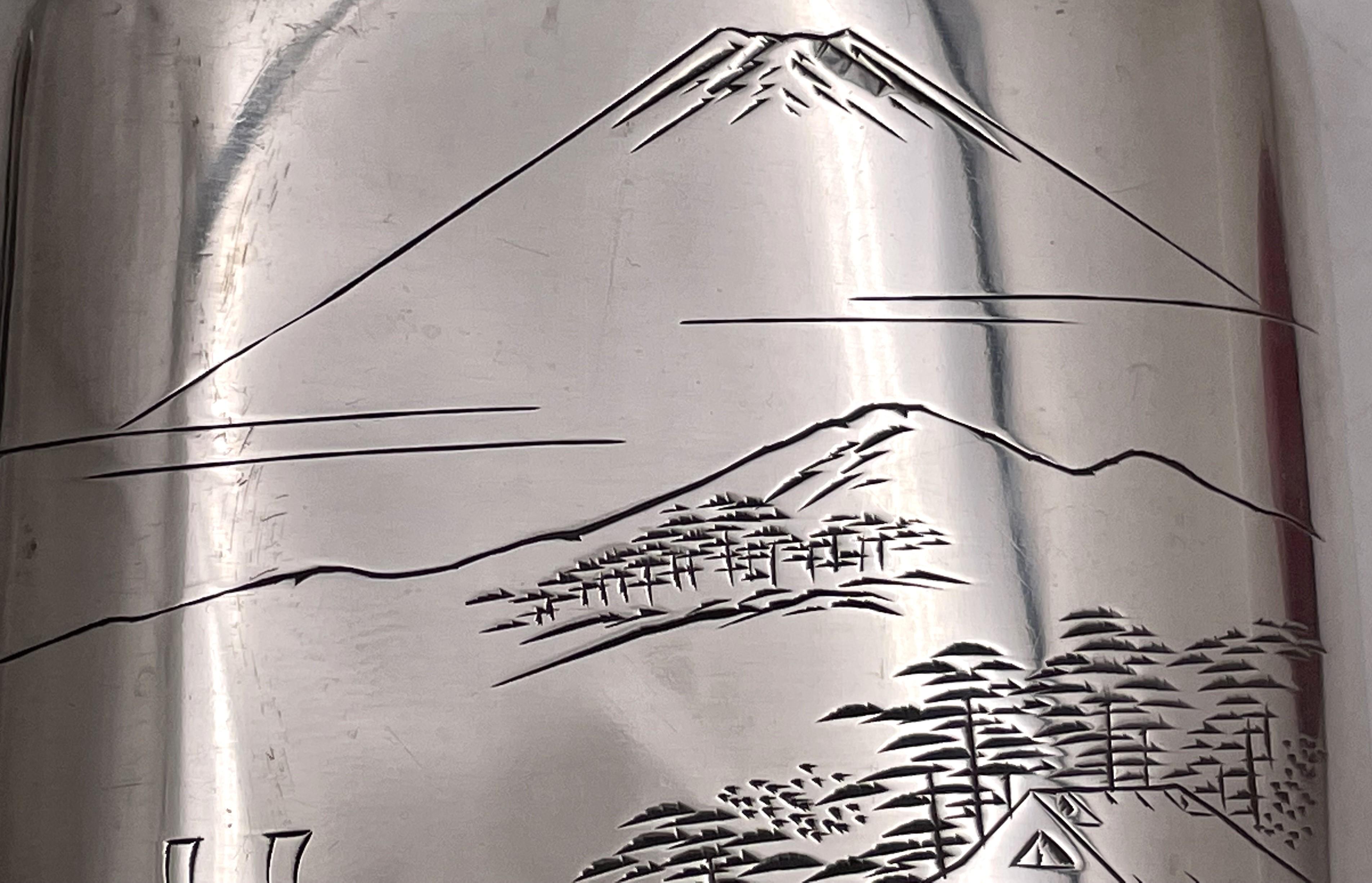 Japanese Sterling Silver Flask with Engraved Japanese Landscape with Shot Glass In Good Condition For Sale In New York, NY