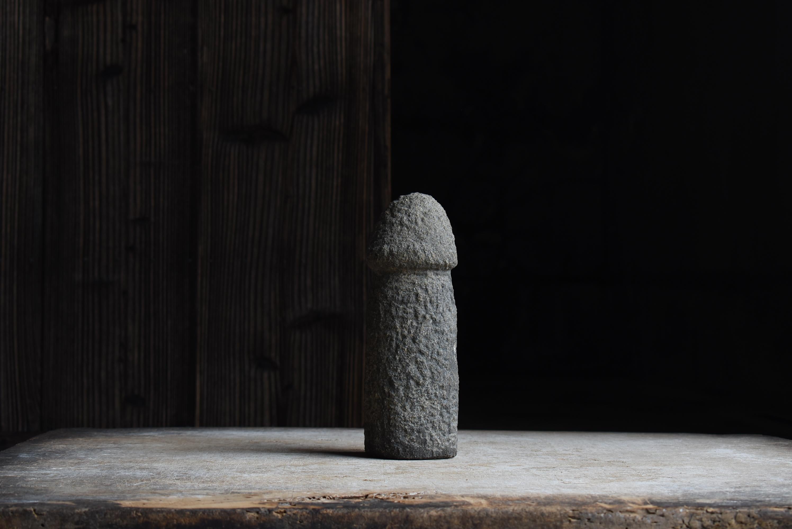 This item is a stone carved penis statue made in Japan. It is a very rare relic of folk belief made in the late Edo period (1800s-1860s).

Since ancient times, there has been a culture in Japan of worshipping the phallic penis to pray for a good