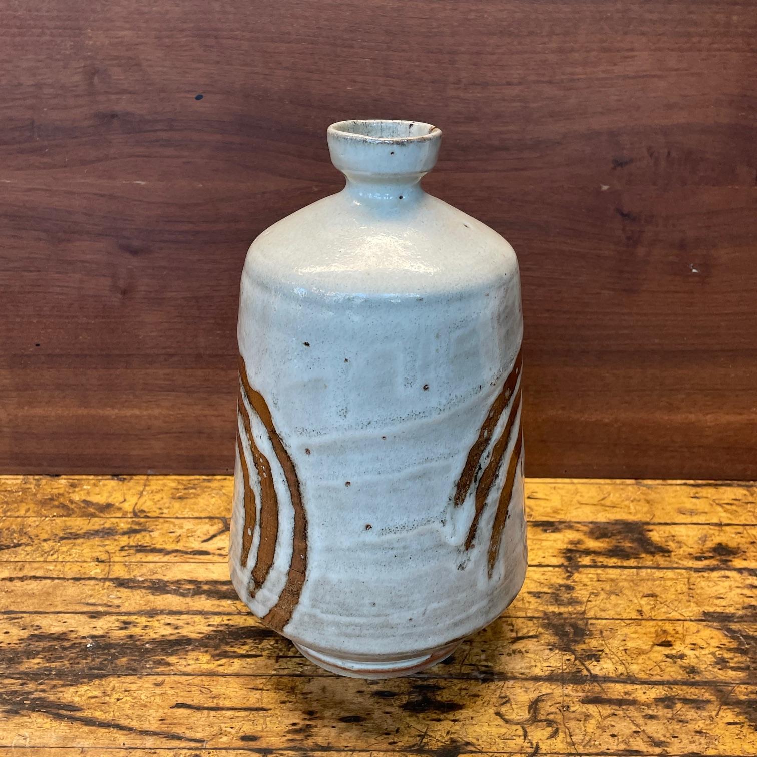 Japanese Stoneware Willow Bow Vase Bottle Vintage Mid-Century 1960s Rainbow In Fair Condition For Sale In Hyattsville, MD