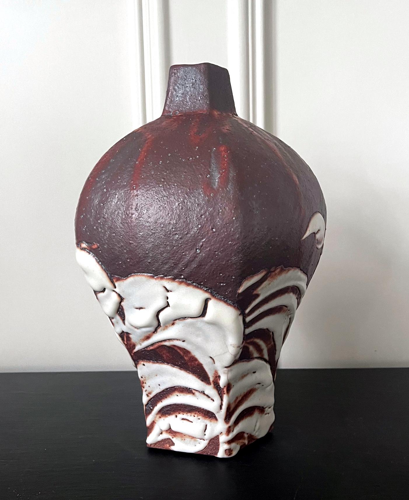Japanese Studio Ceramic Vase by Ken Matsuzaki with Original Tomobako In Good Condition For Sale In Atlanta, GA