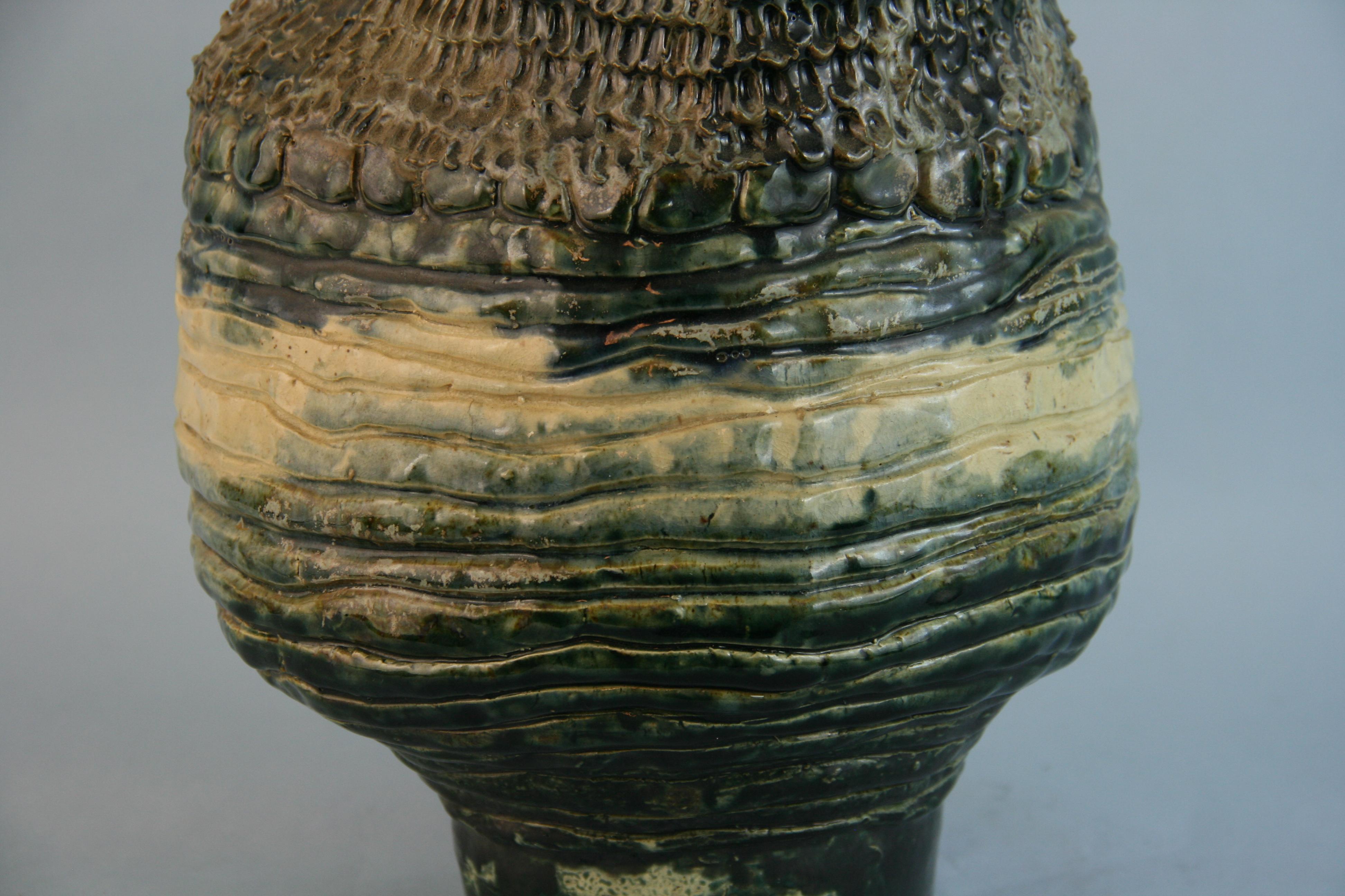Japanisches Studio  Töpferei Lava glasierte Vase im Zustand „Gut“ im Angebot in Douglas Manor, NY