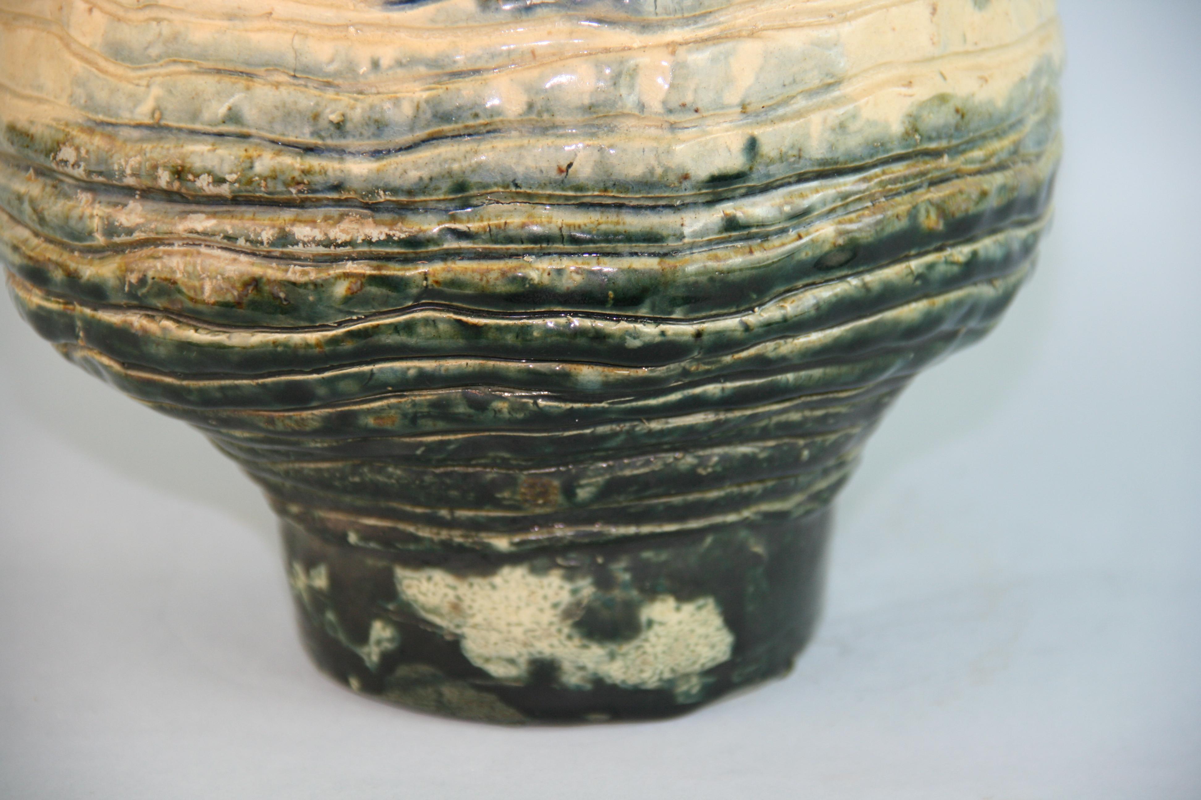 Japanisches Studio  Töpferei Lava glasierte Vase (Mitte des 20. Jahrhunderts) im Angebot