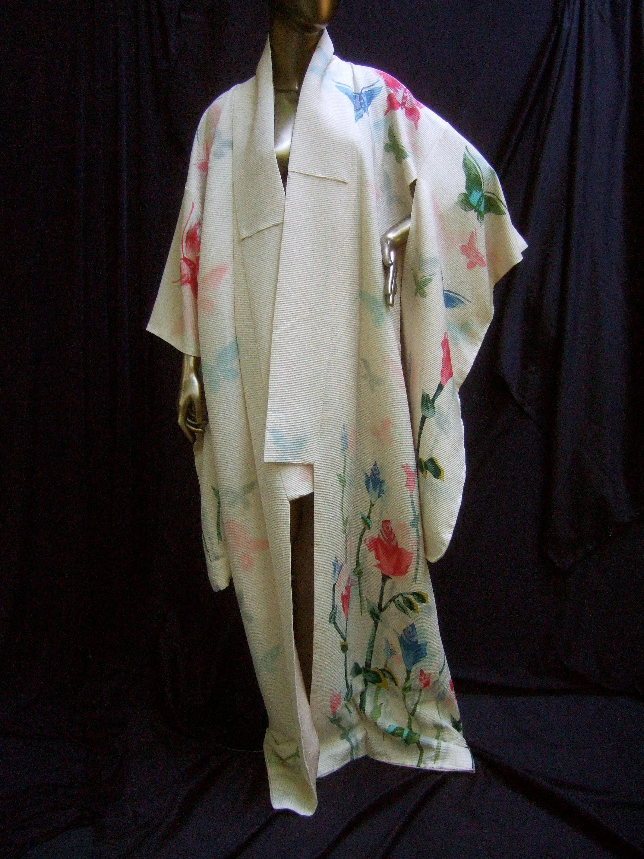 Japanese style Butterfly Floral Vintage Kimono circa 1970 In Good Condition In University City, MO