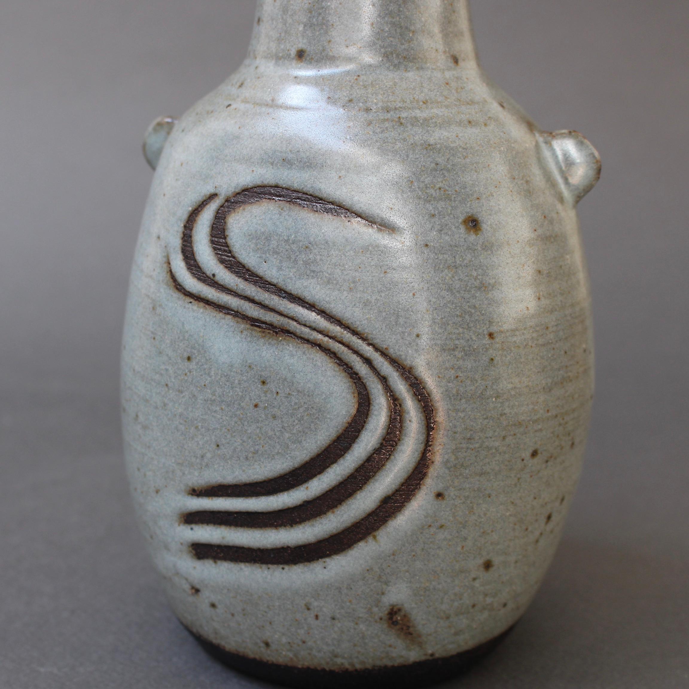 Japanese Style Ceramic Vase with Lugs by Janet Leach '1981' For Sale 5