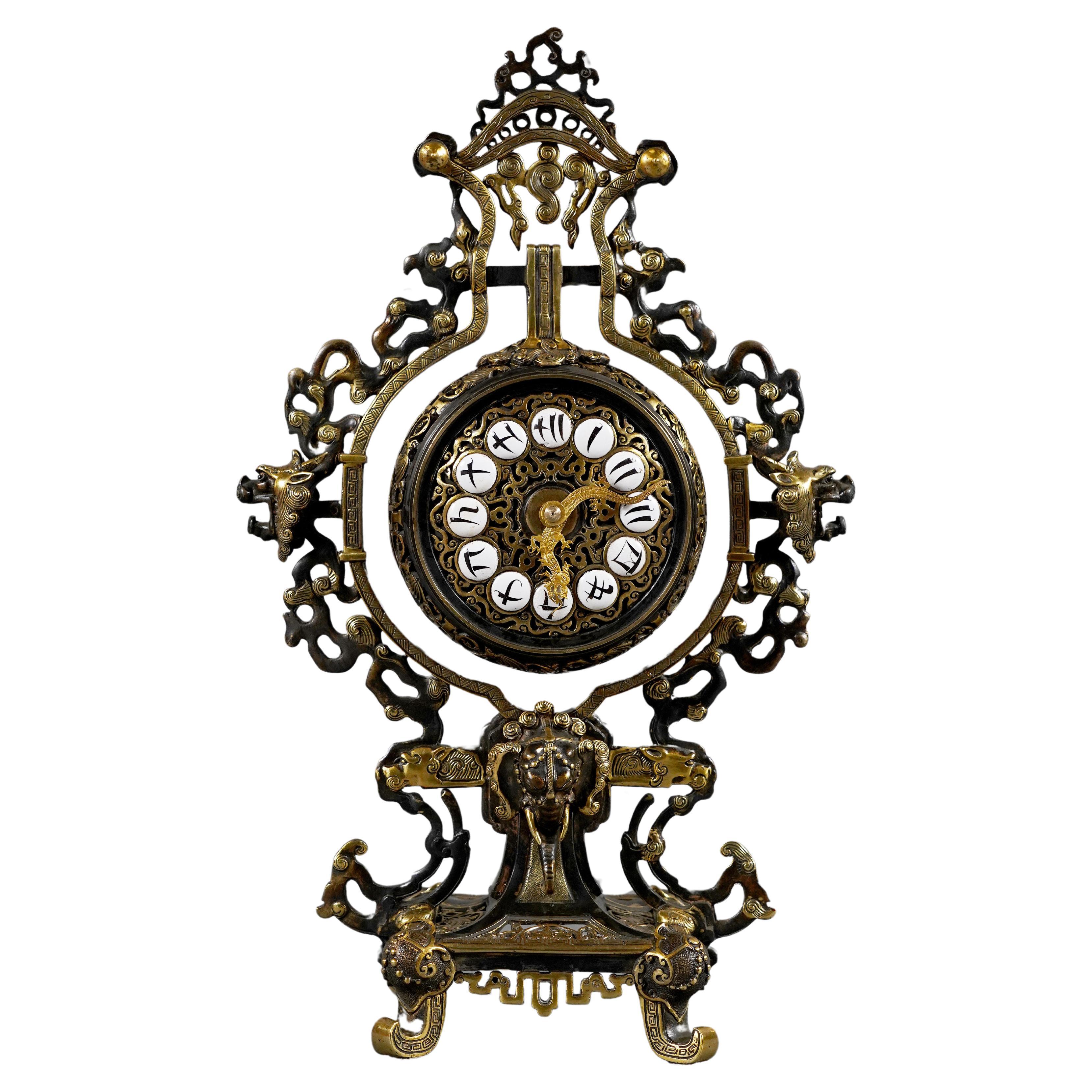 Uhr im japanischen Stil nach L'Escalier de Cristal, Frankreich, um 1885 im Angebot