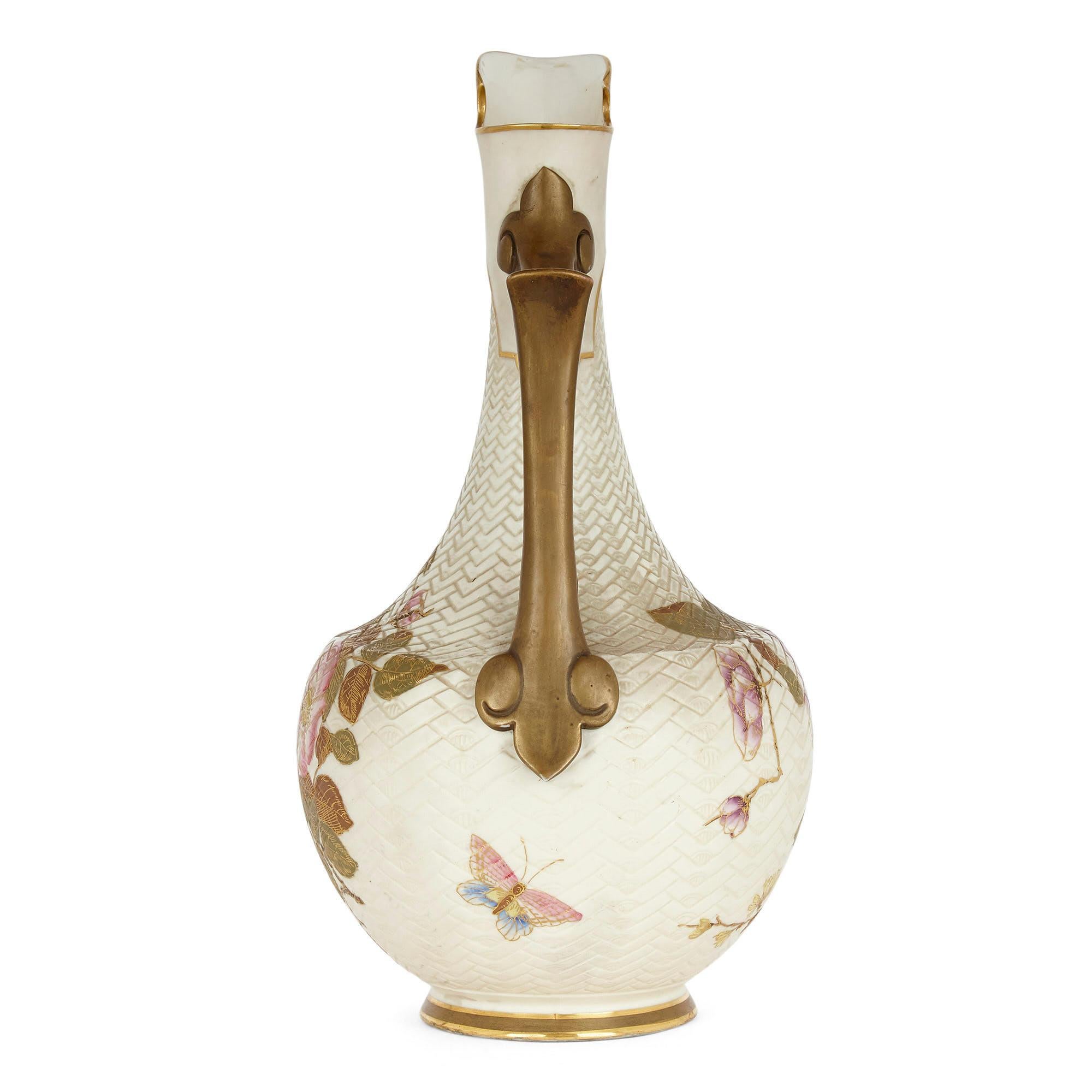 Japanese Style English Porcelain Ewer by Royal Worcester In Good Condition For Sale In London, GB