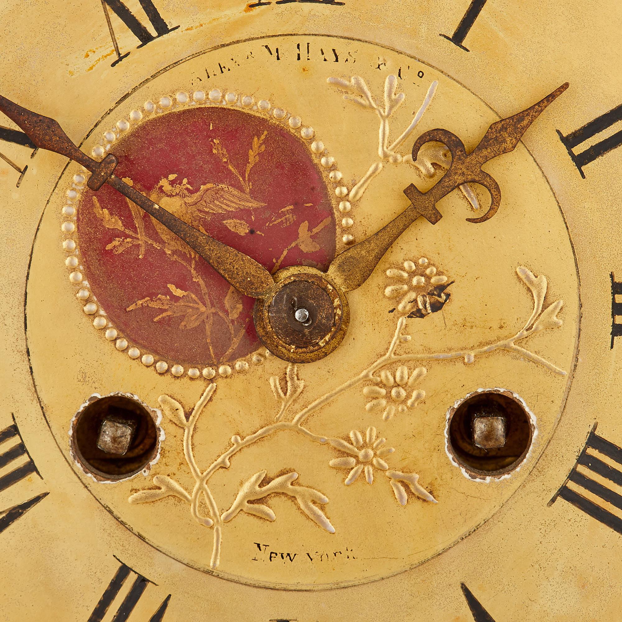 Uhrenset im japanischen Stil aus vergoldetem Messing mit versilberten Messing- und Porzellanfassungen (Französisch) im Angebot