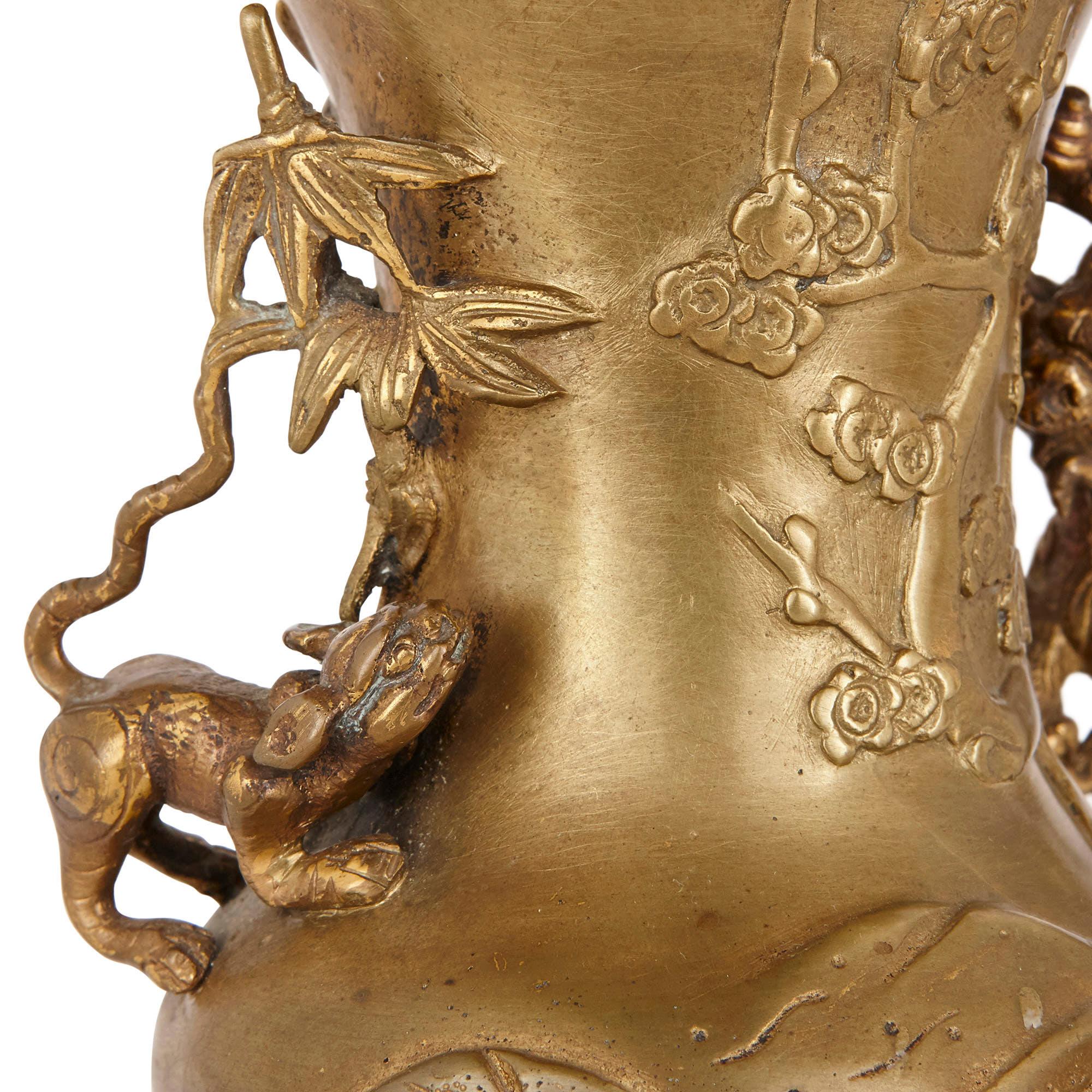 Ensemble d'horloges de style japonais en bronze dor et mail  Bon état - En vente à London, GB