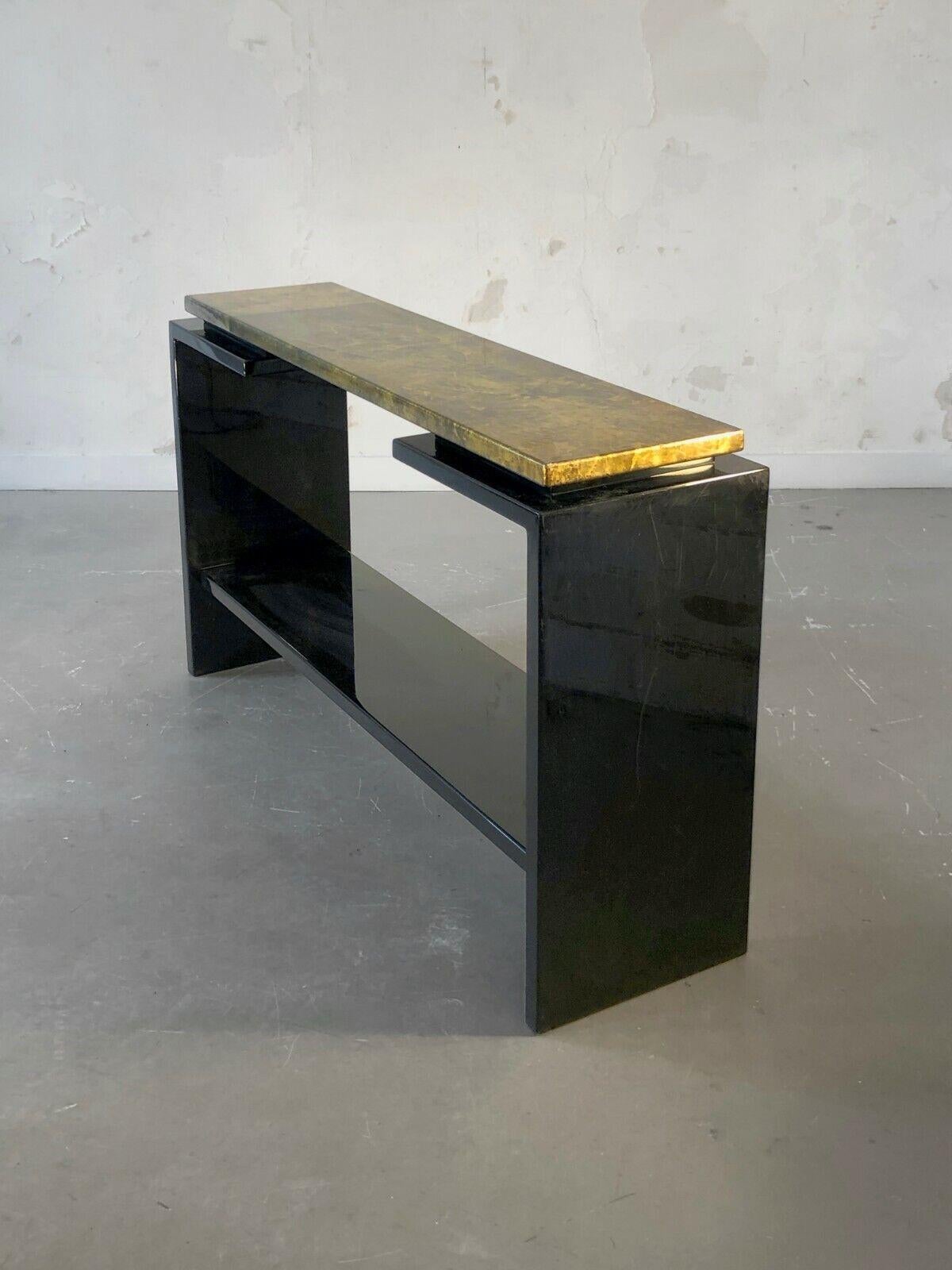 A POST-MODERN Lacquered CONSOLE Table, ALDO TURA, ROCHE & BOBOIS, France 1970 In Good Condition For Sale In PARIS, FR