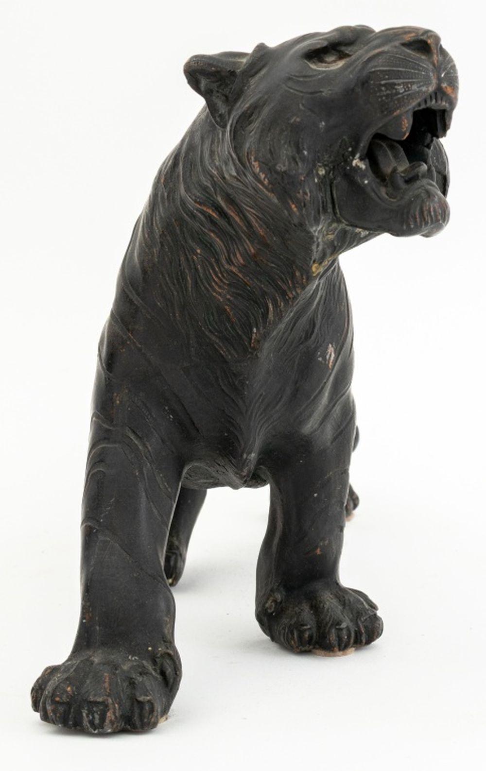 Tigres rugissants en métal patiné de style japonais, 2 en vente 3