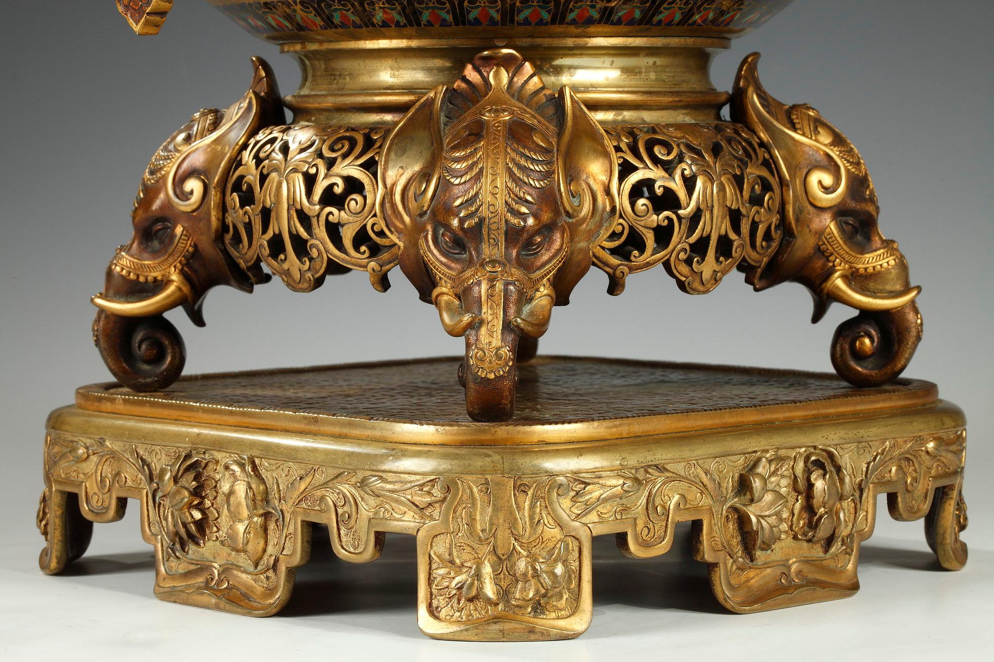 Japanese Style Planter Attributed to l'Escalier de Cristal, France, circa 1880 In Good Condition For Sale In PARIS, FR