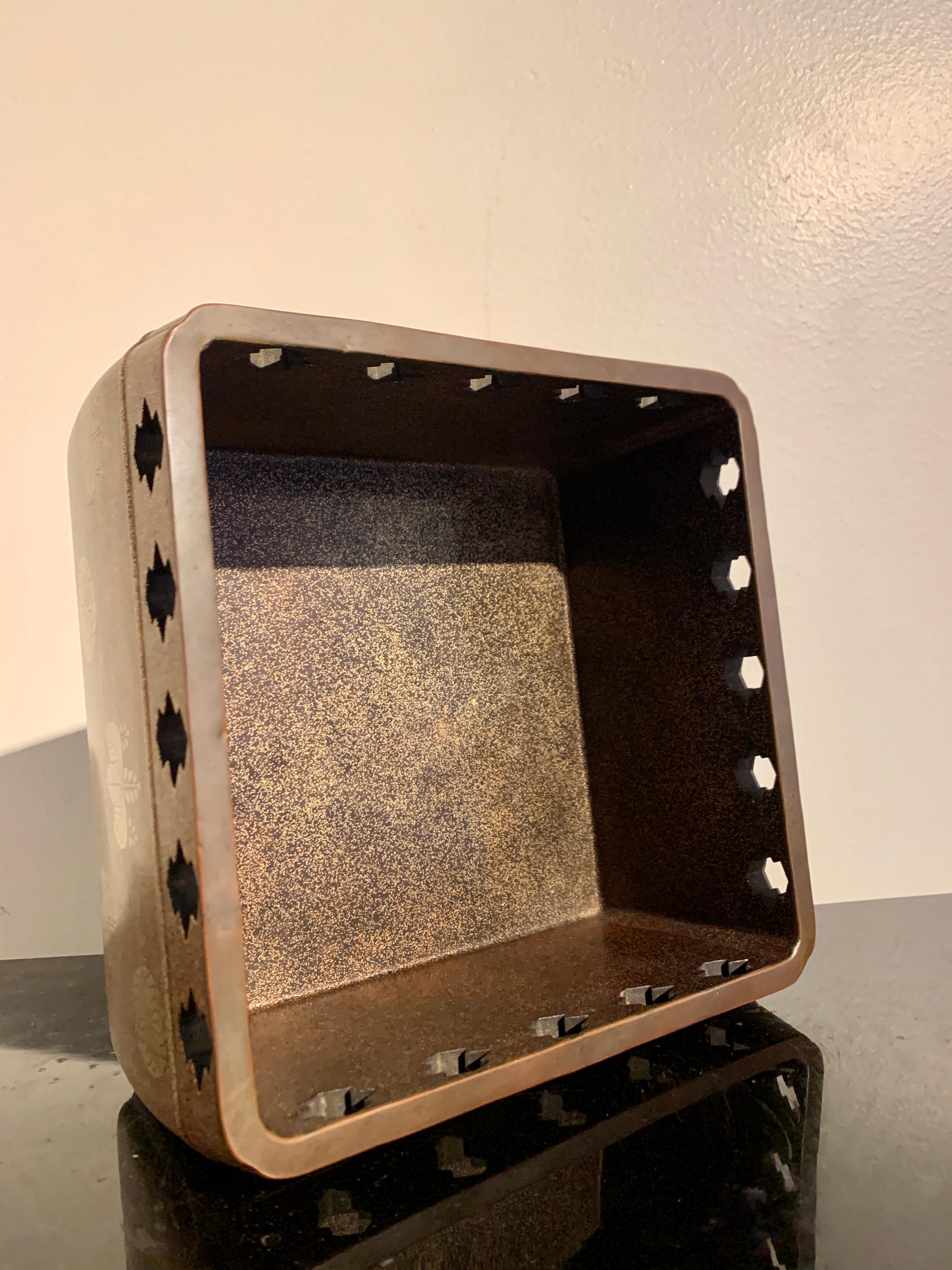Japanese Tabako-Bon High Sided Tray with Imperial Mon, Meiji Period, Japan 8