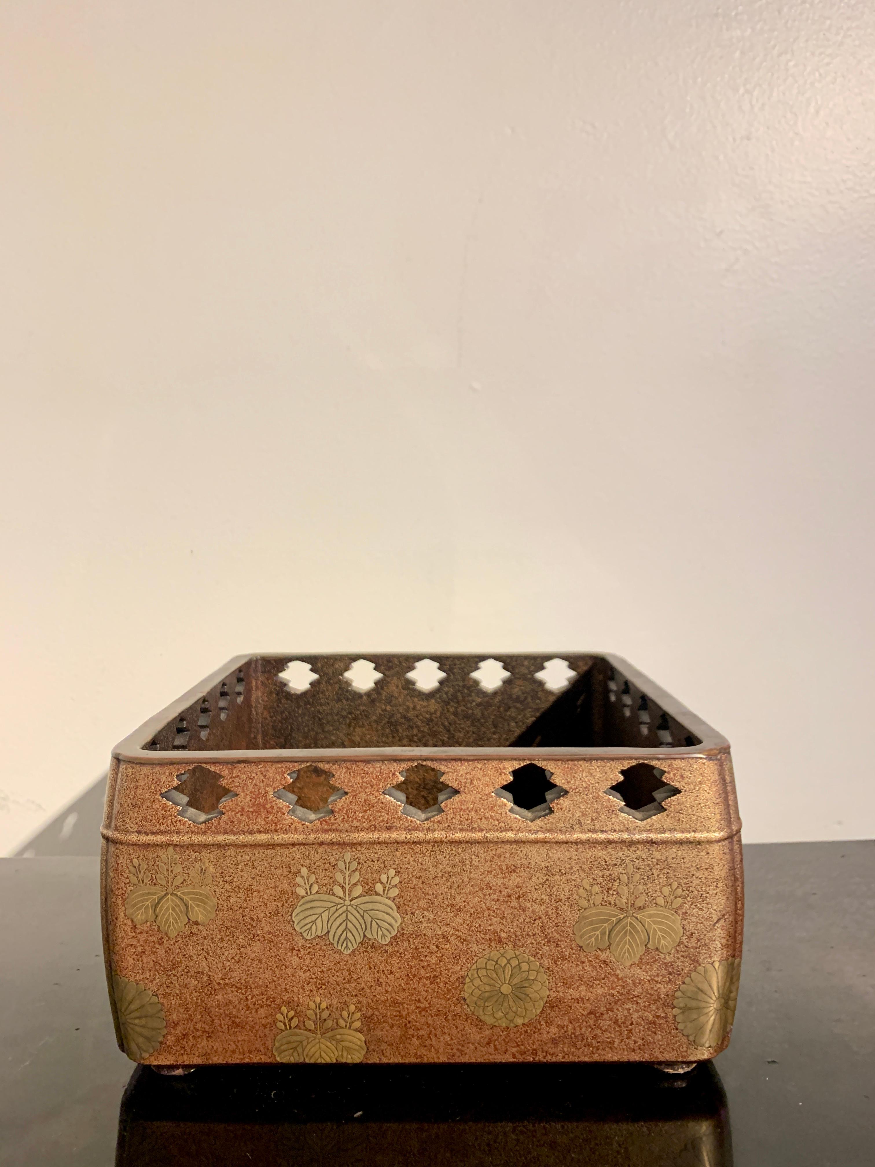 Japanese Tabako-Bon High Sided Tray with Imperial Mon, Meiji Period, Japan In Good Condition In Austin, TX