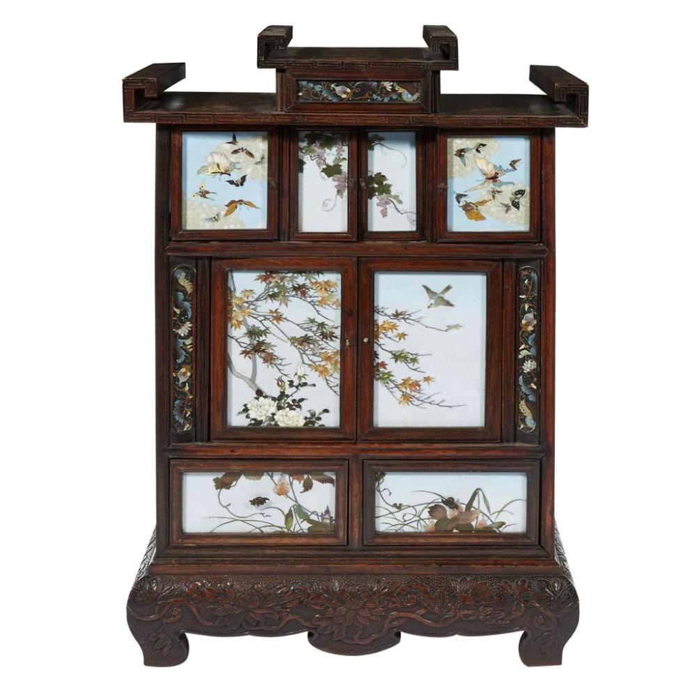 Mobile da tavolo giapponese con pannelli di cloisonne nello stile di Namikawa Sosuke