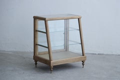 Japanese Tabletop showcase with lathe legs , Japandi