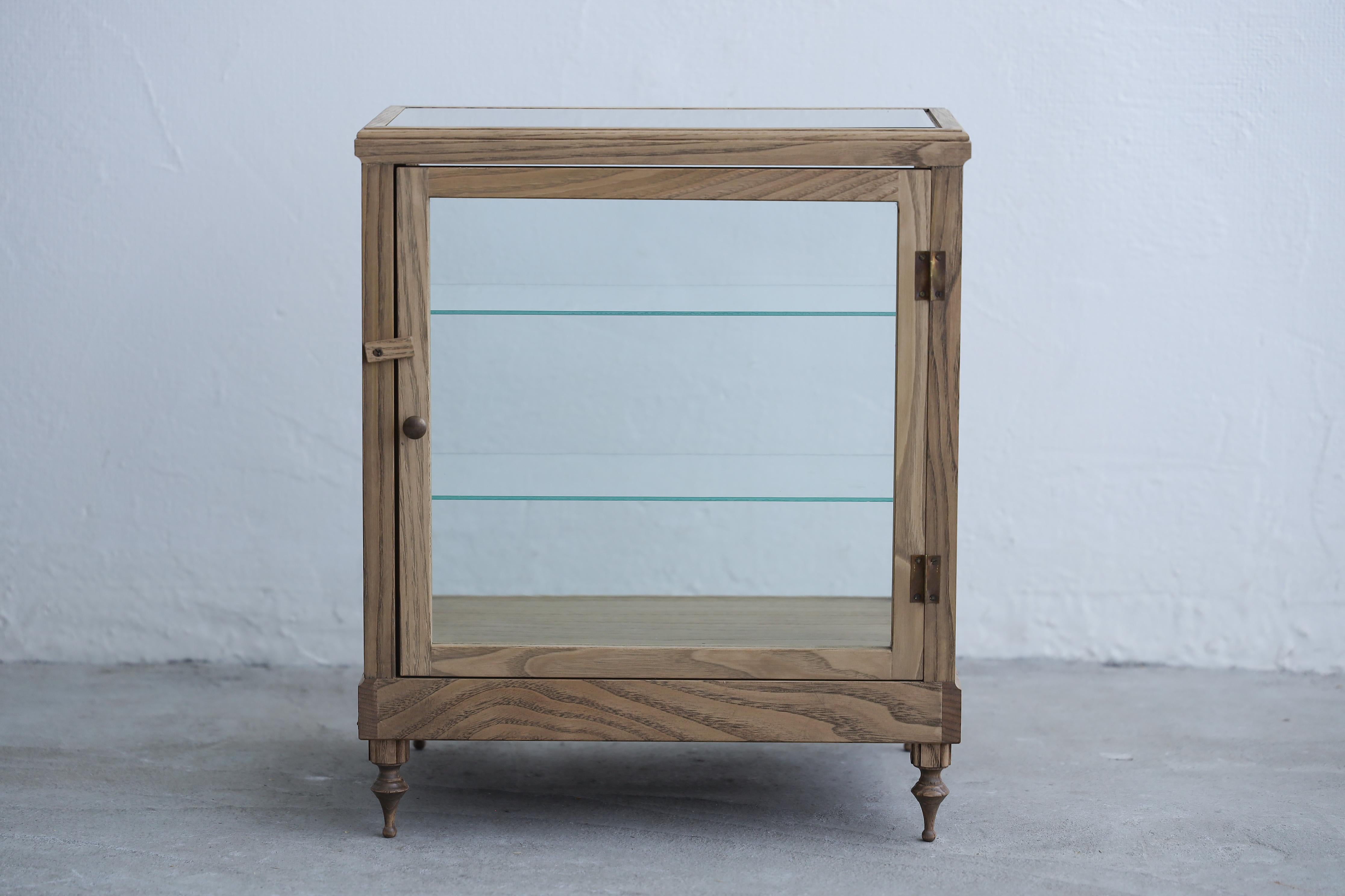 Japanese Tabletop showcase with lathe legs , Japandi For Sale 1